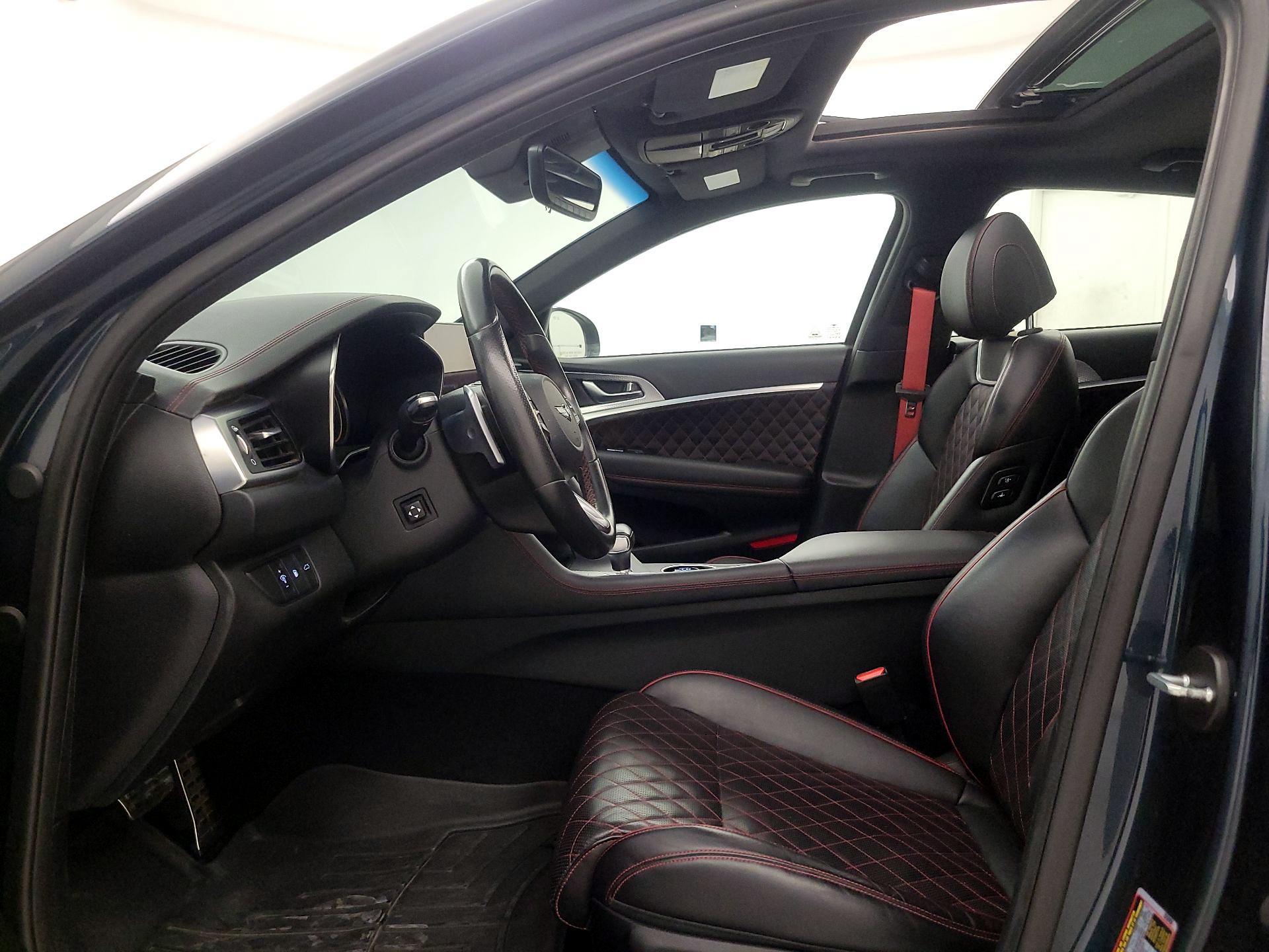 Thumbnail: 2022 Genesis G70 - 11