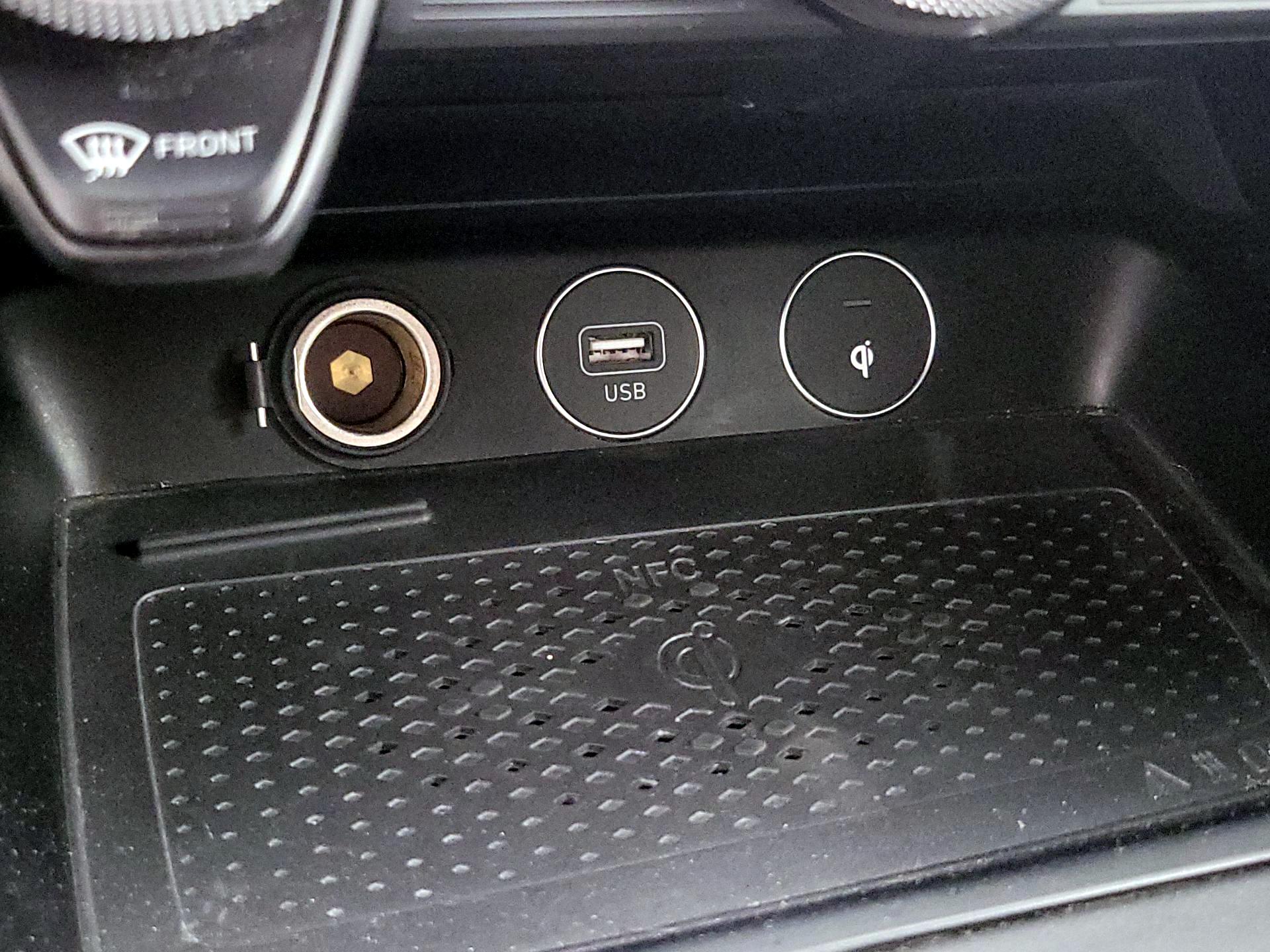 Thumbnail: 2022 Genesis G70 - 19