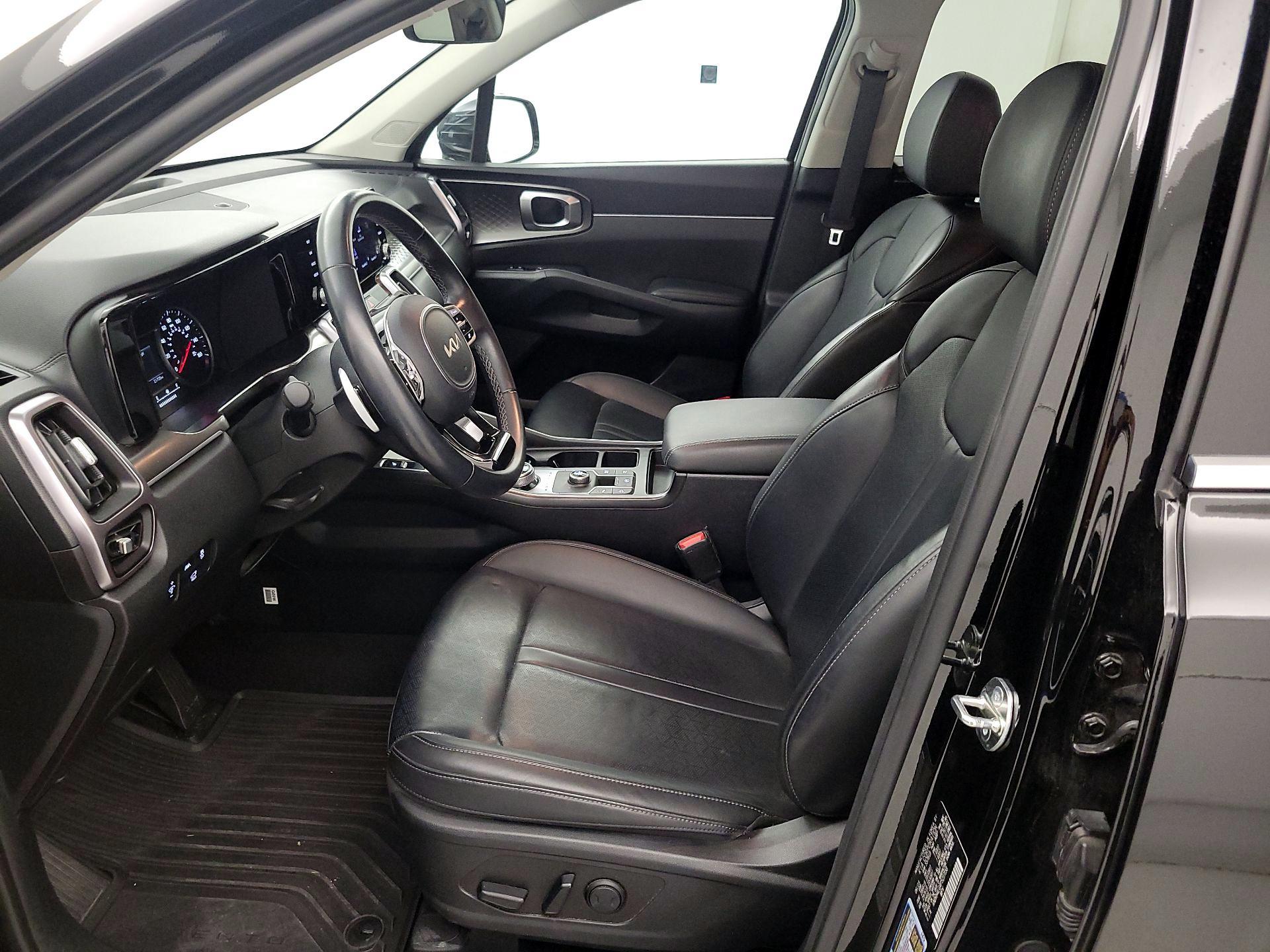 Thumbnail: 2023 Kia Sorento - 11