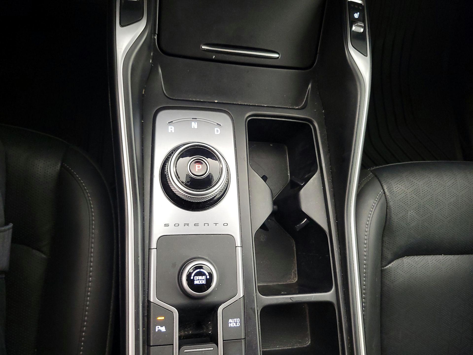 Thumbnail: 2023 Kia Sorento - 18