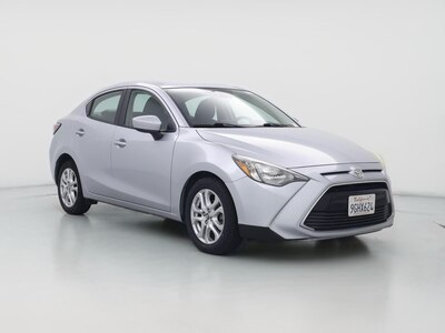 Silver 2018 Toyota Yaris iA