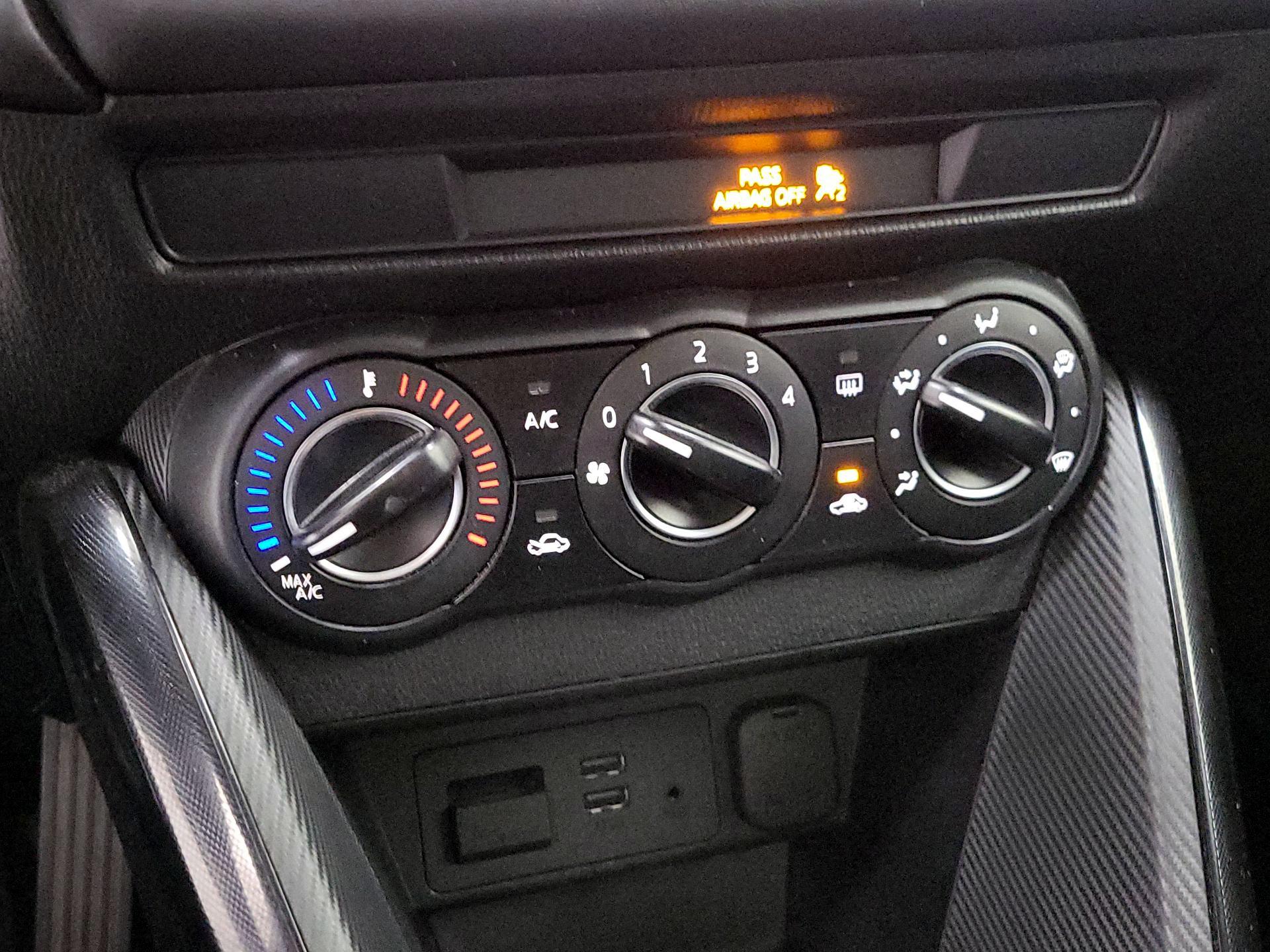 Thumbnail: 2018 Toyota Yaris iA - 16