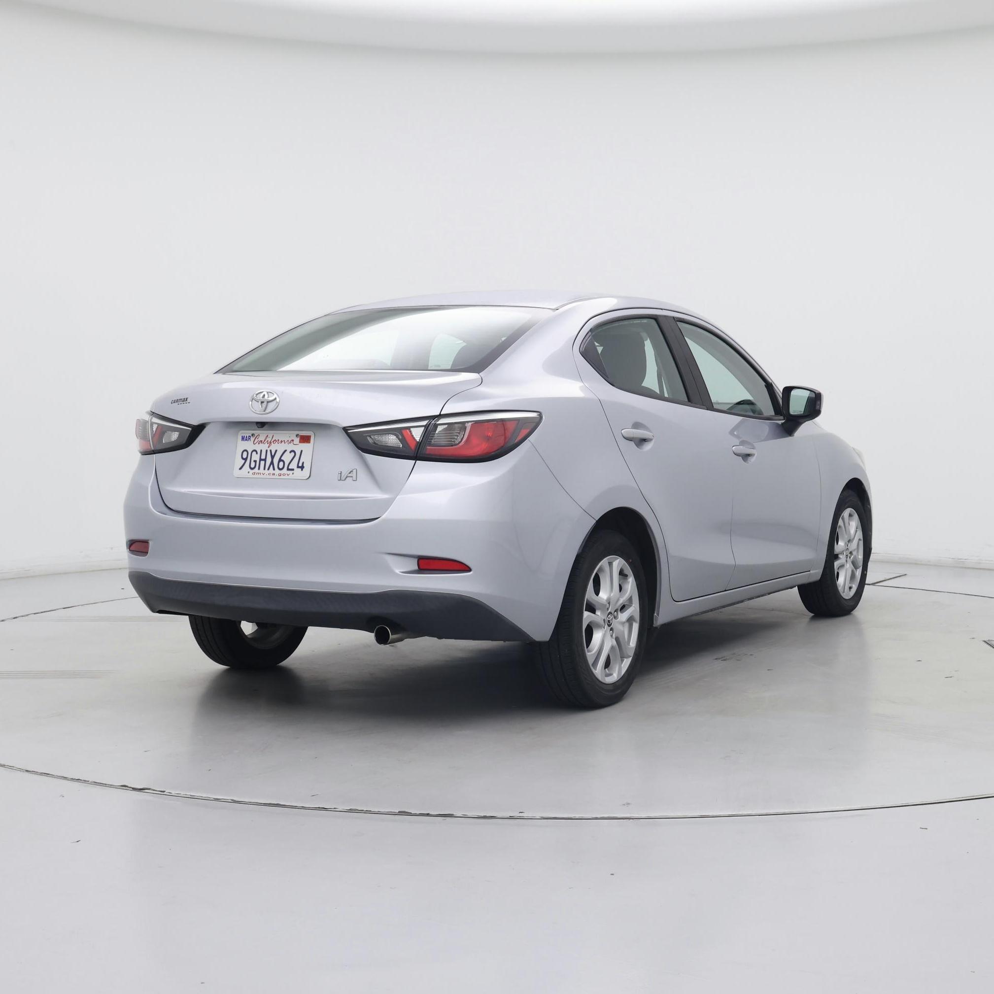 Thumbnail: 2018 Toyota Yaris iA - 8