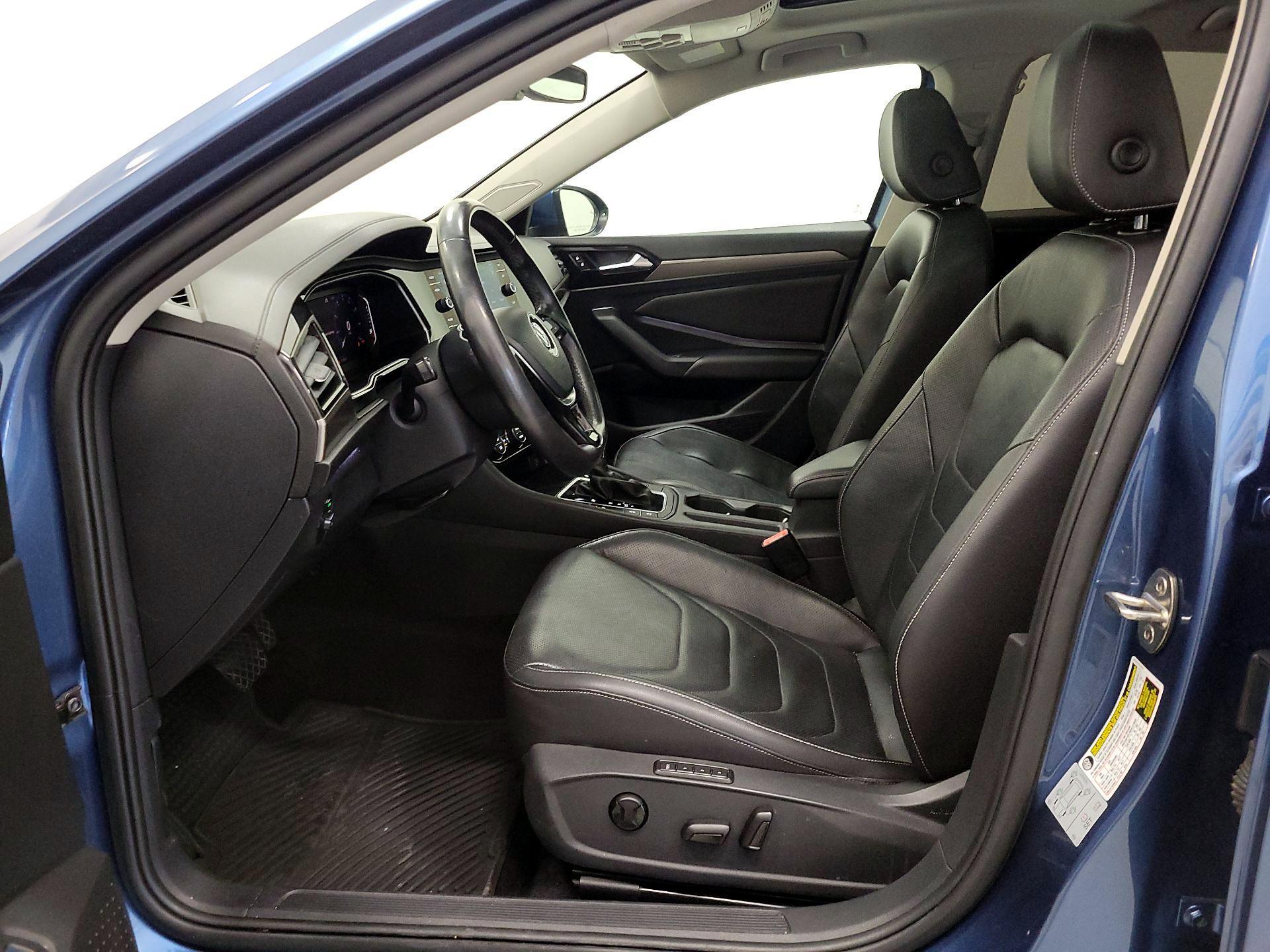 Thumbnail: 2019 Volkswagen Jetta - 11