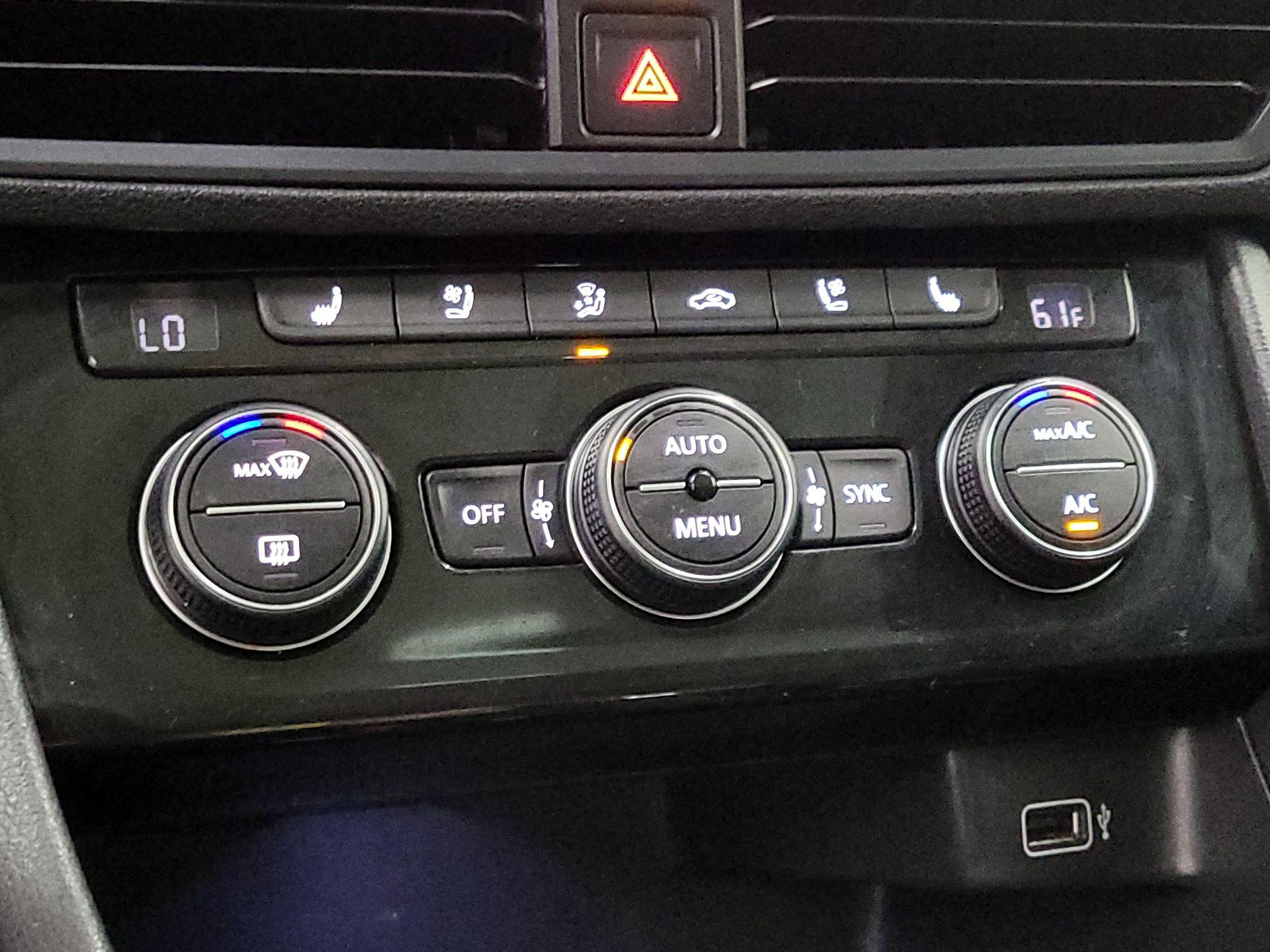 Thumbnail: 2019 Volkswagen Jetta - 17