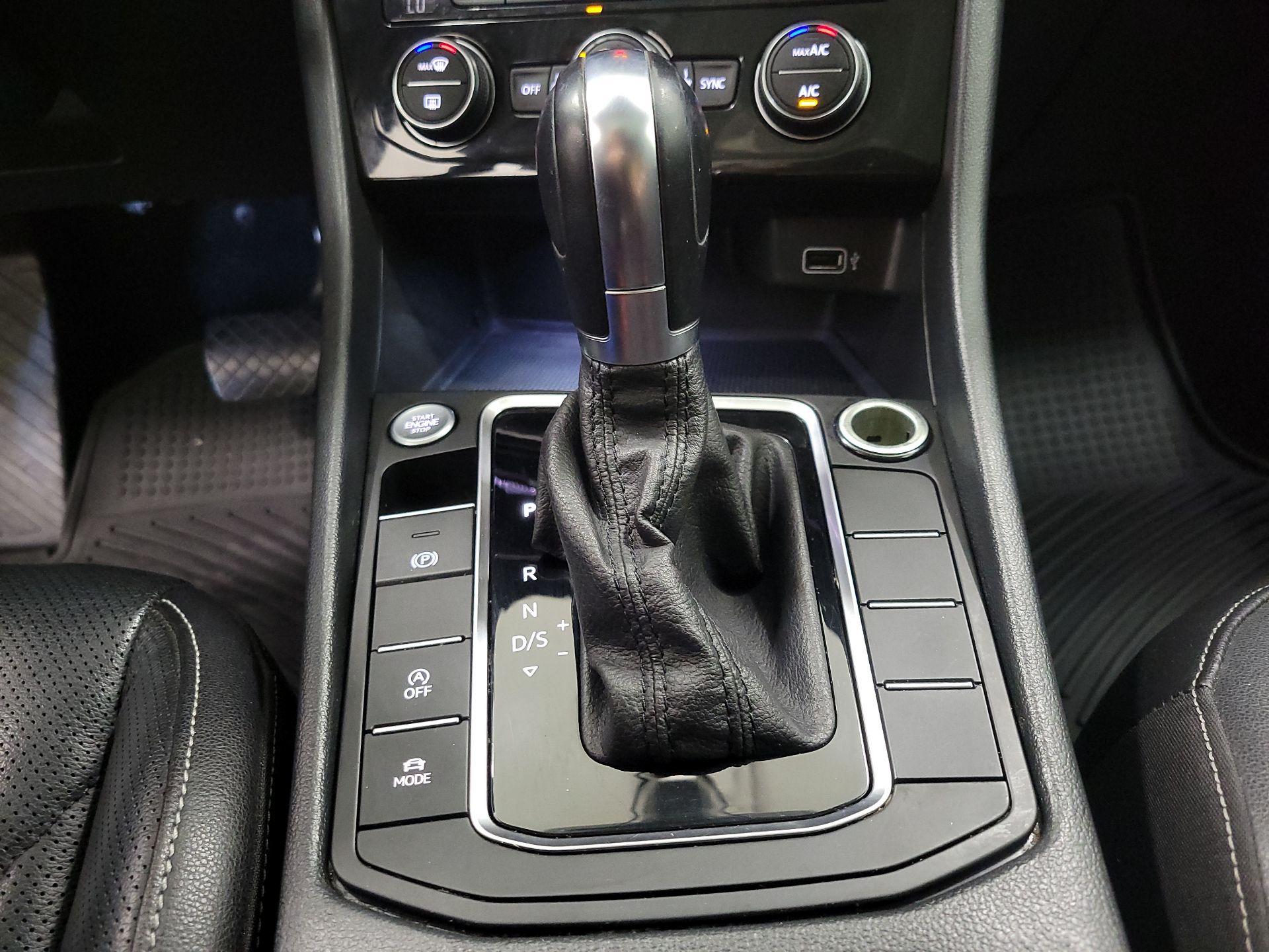 Thumbnail: 2019 Volkswagen Jetta - 18