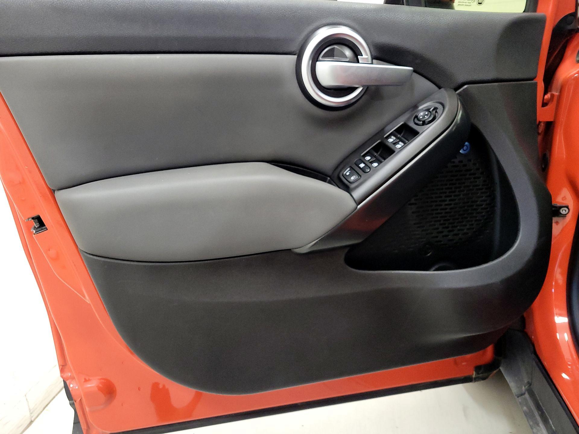 Thumbnail: 2016 Fiat 500X - 12