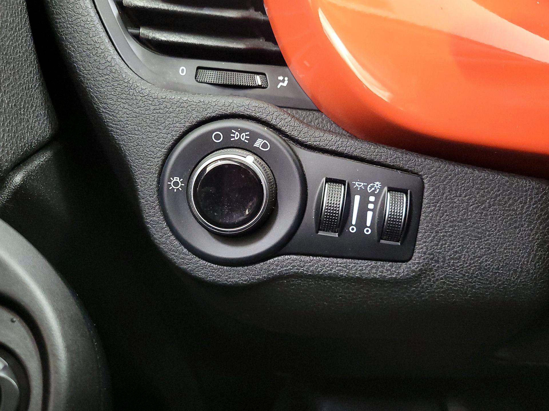 Thumbnail: 2016 Fiat 500X - 13