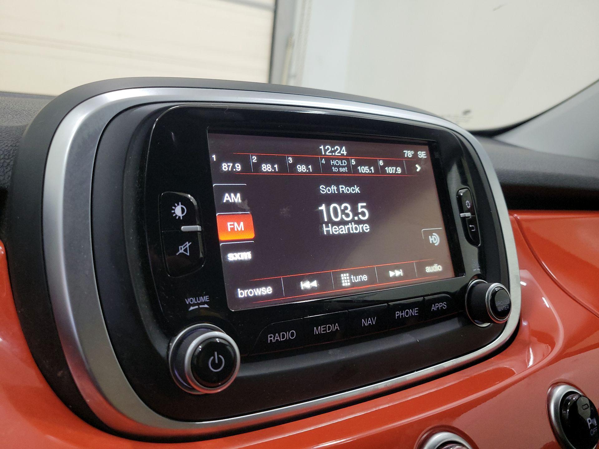 Thumbnail: 2016 Fiat 500X - 15