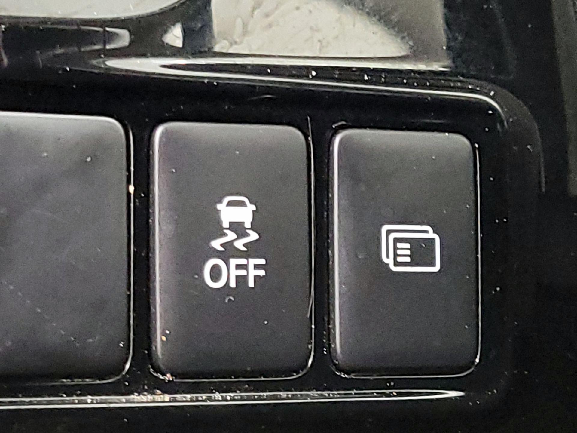 Thumbnail: 2019 Mitsubishi Outlander - 13