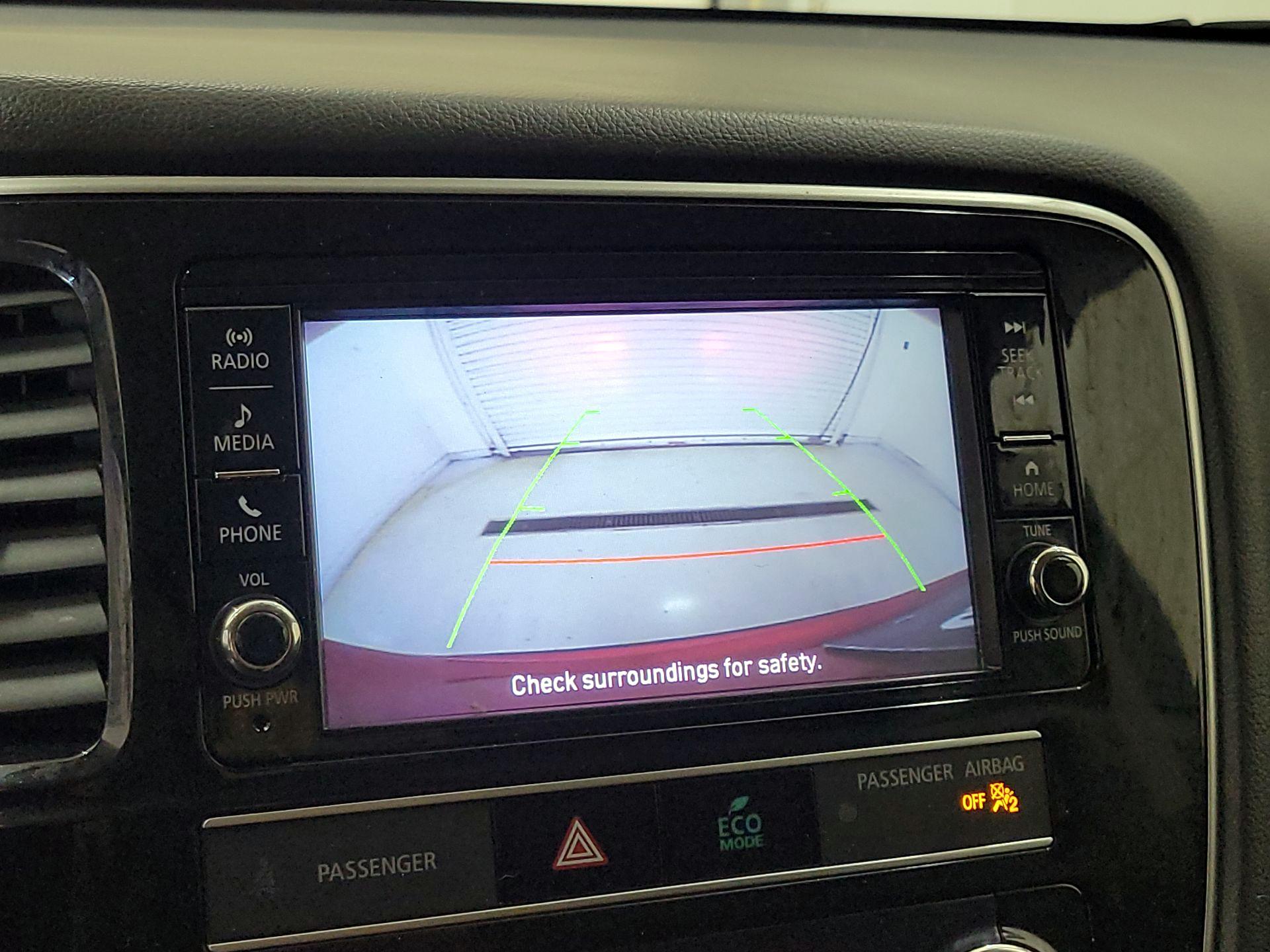 Thumbnail: 2019 Mitsubishi Outlander - 14