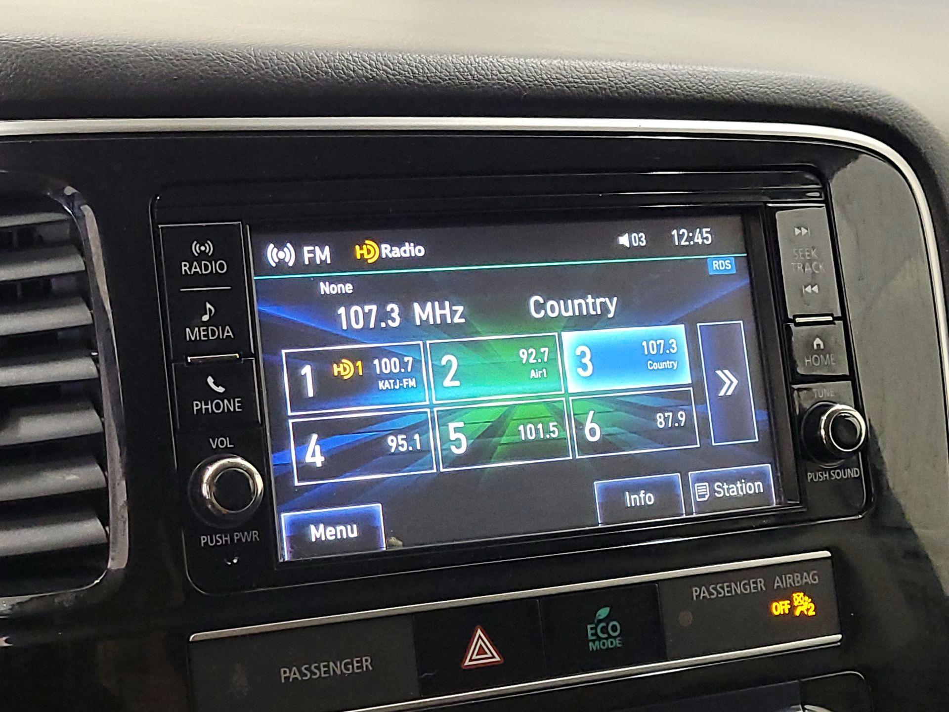 Thumbnail: 2019 Mitsubishi Outlander - 15