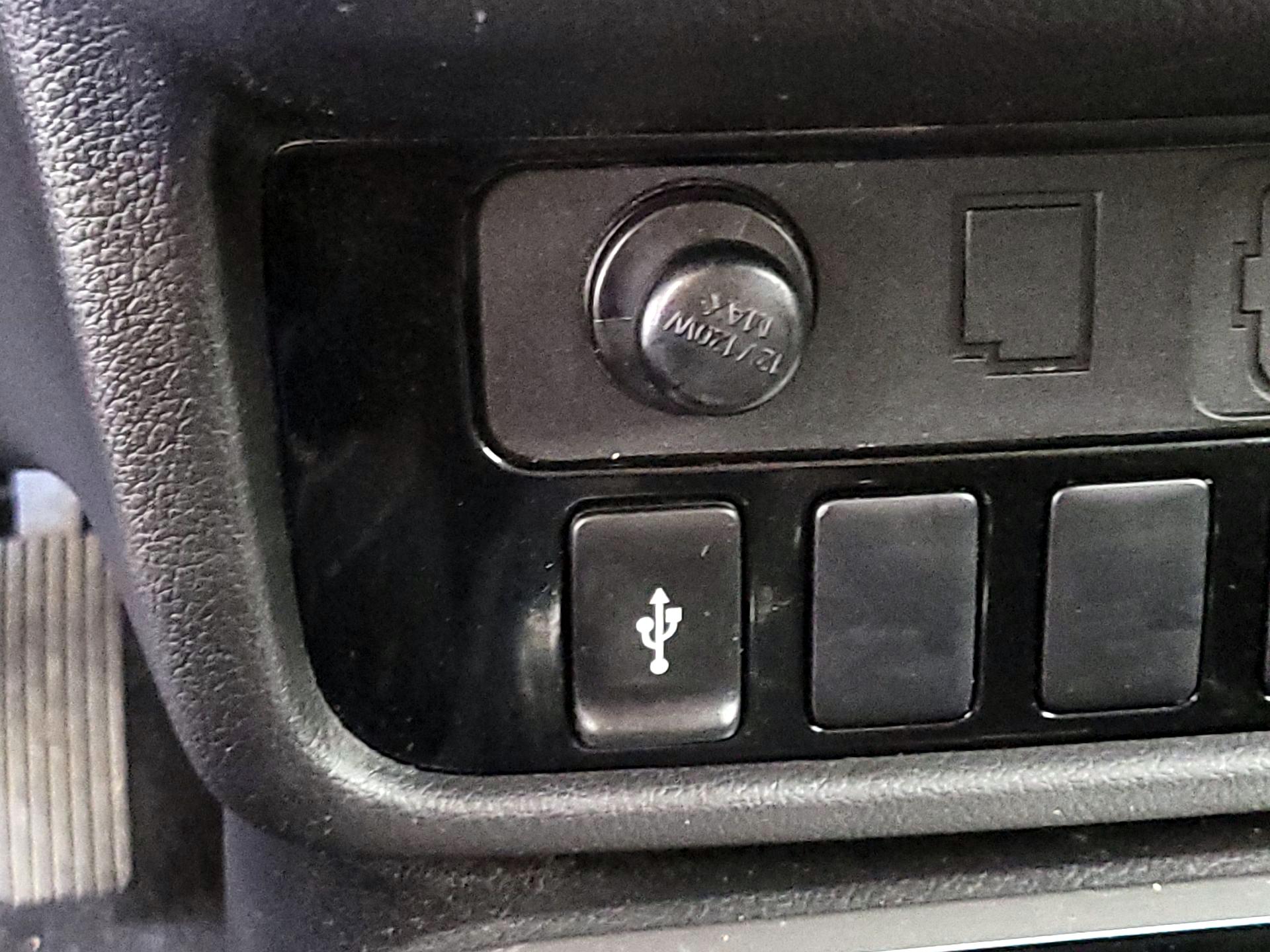 Thumbnail: 2019 Mitsubishi Outlander - 18