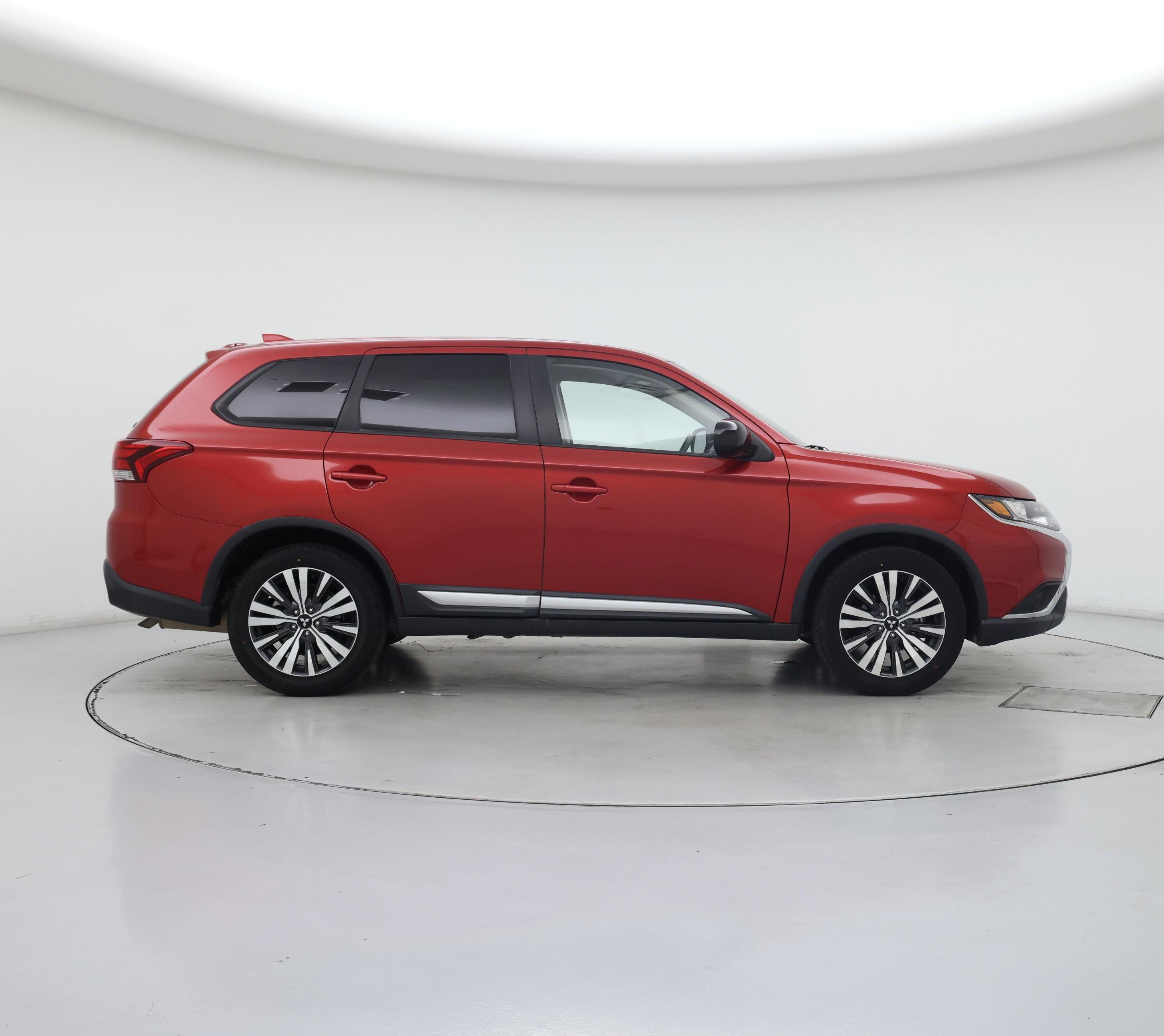 Thumbnail: 2019 Mitsubishi Outlander - 7