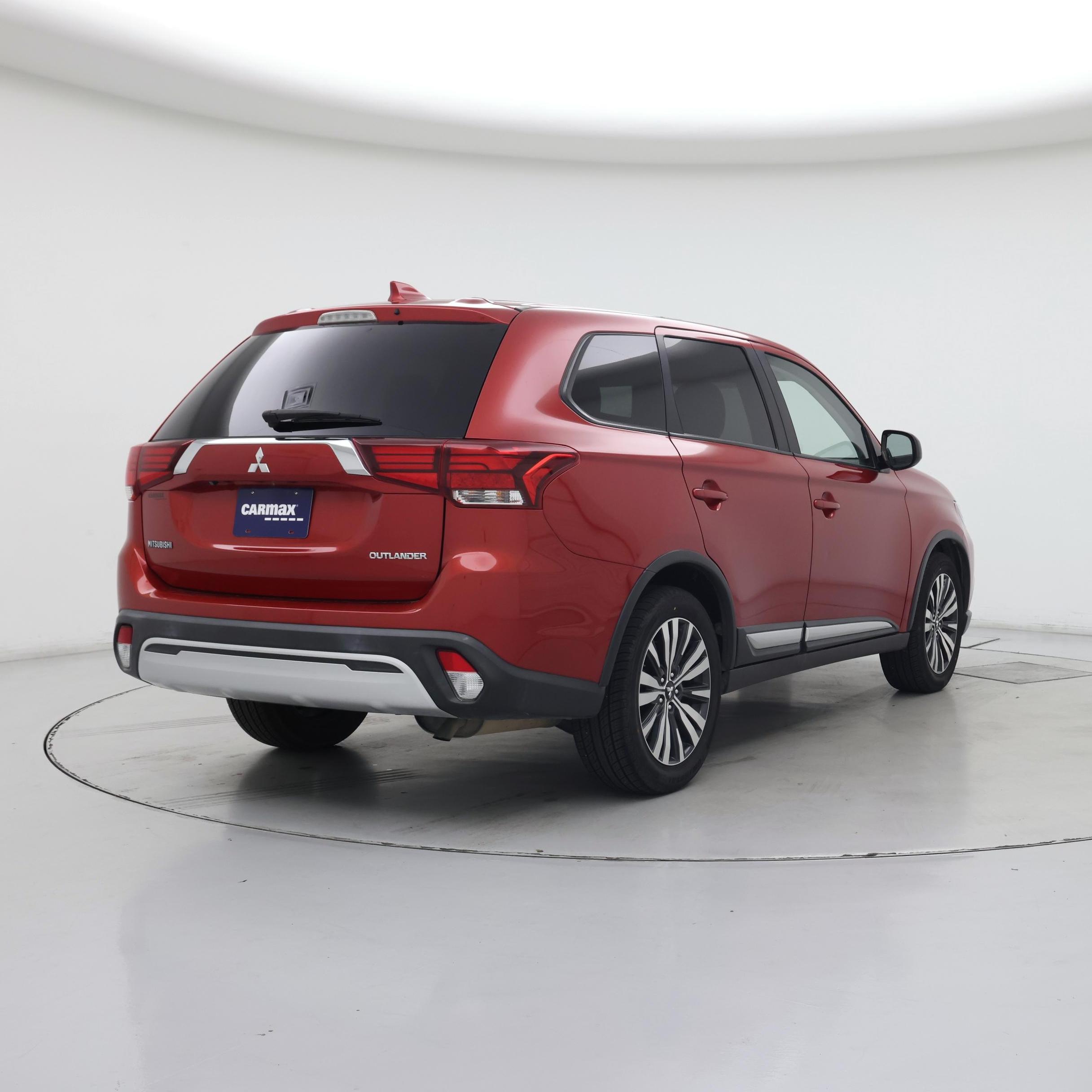 Thumbnail: 2019 Mitsubishi Outlander - 8
