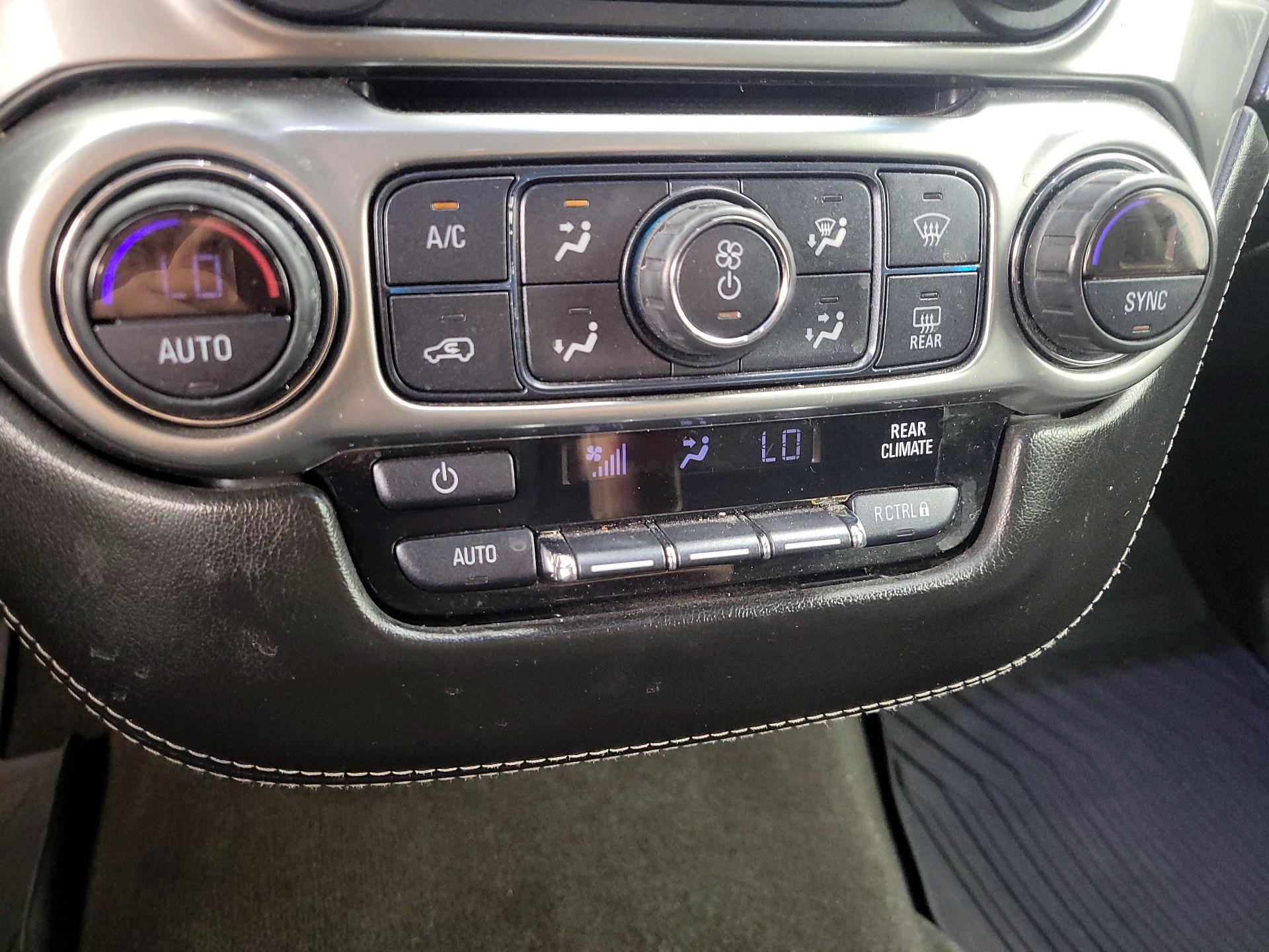 Thumbnail: 2018 Chevrolet Suburban - 16