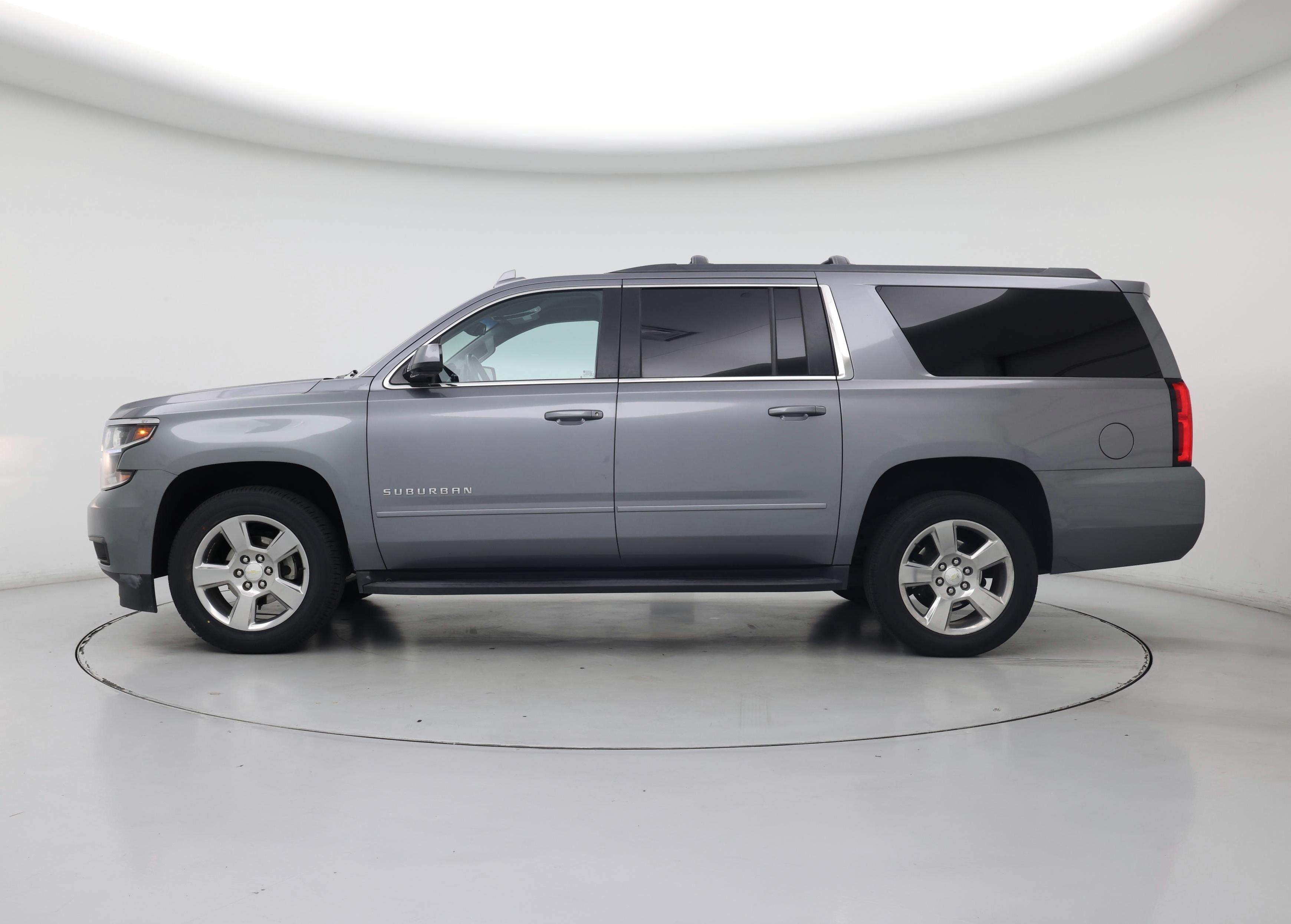 Thumbnail: 2018 Chevrolet Suburban - 3