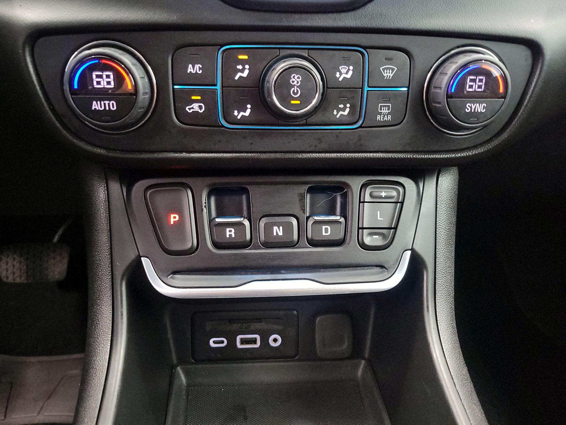 Thumbnail: 2018 GMC Terrain - 17