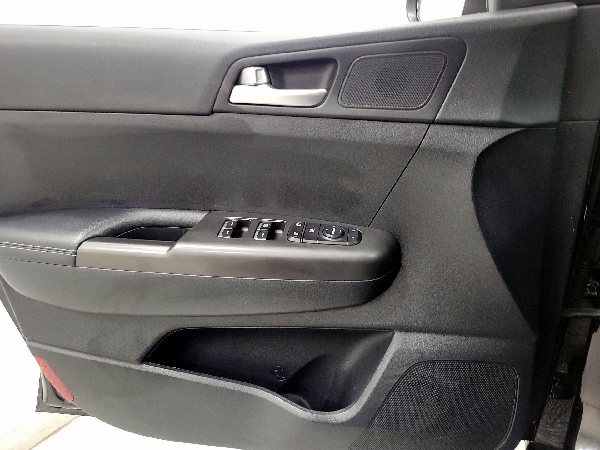 Thumbnail: 2017 Kia Sportage - 12