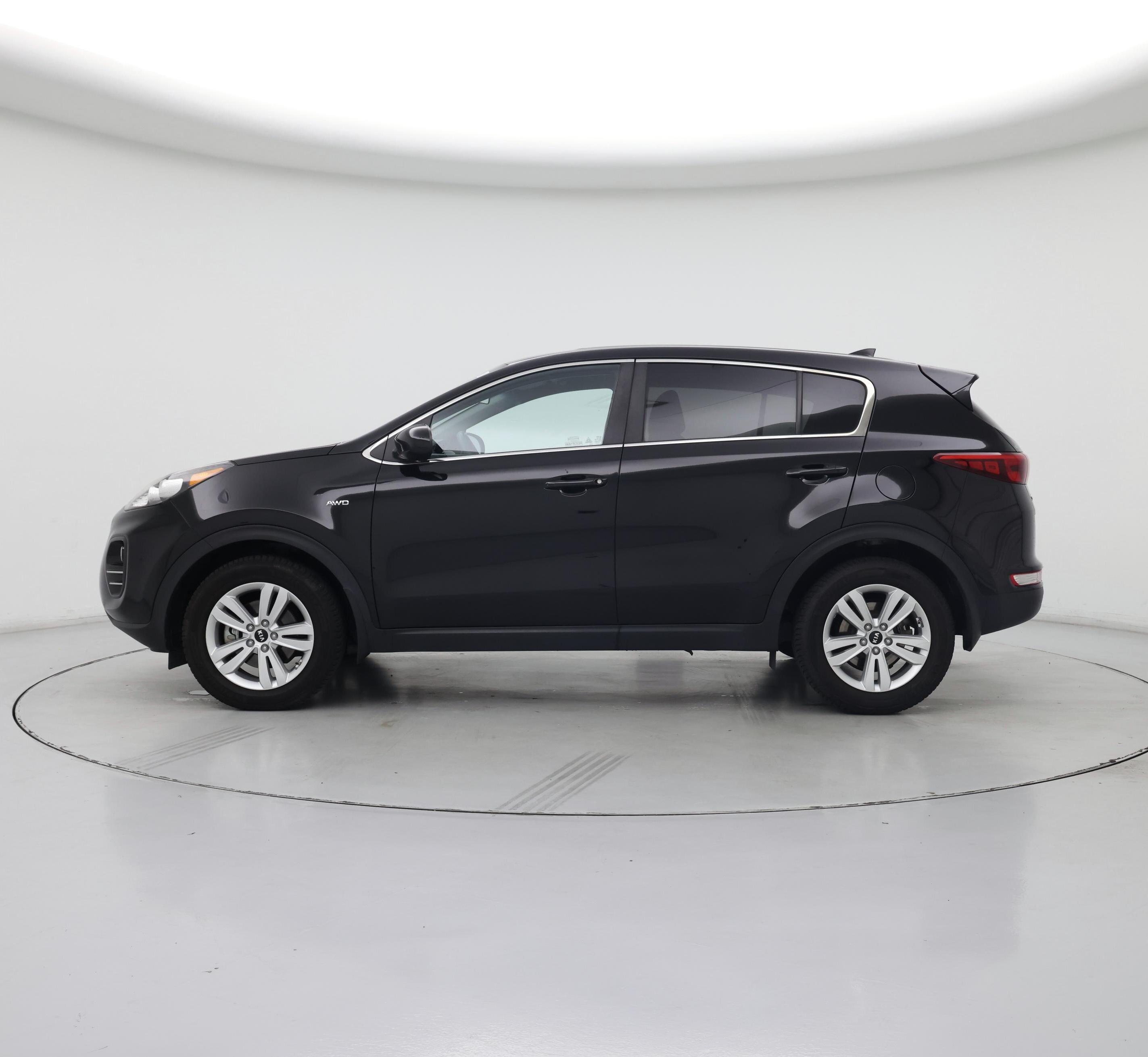 Thumbnail: 2017 Kia Sportage - 3