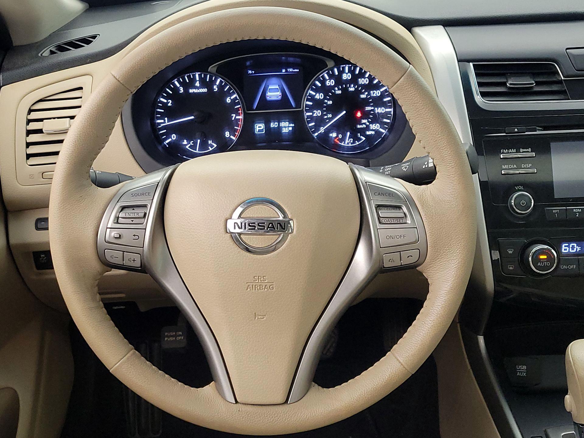 Thumbnail: 2015 Nissan Altima - 10