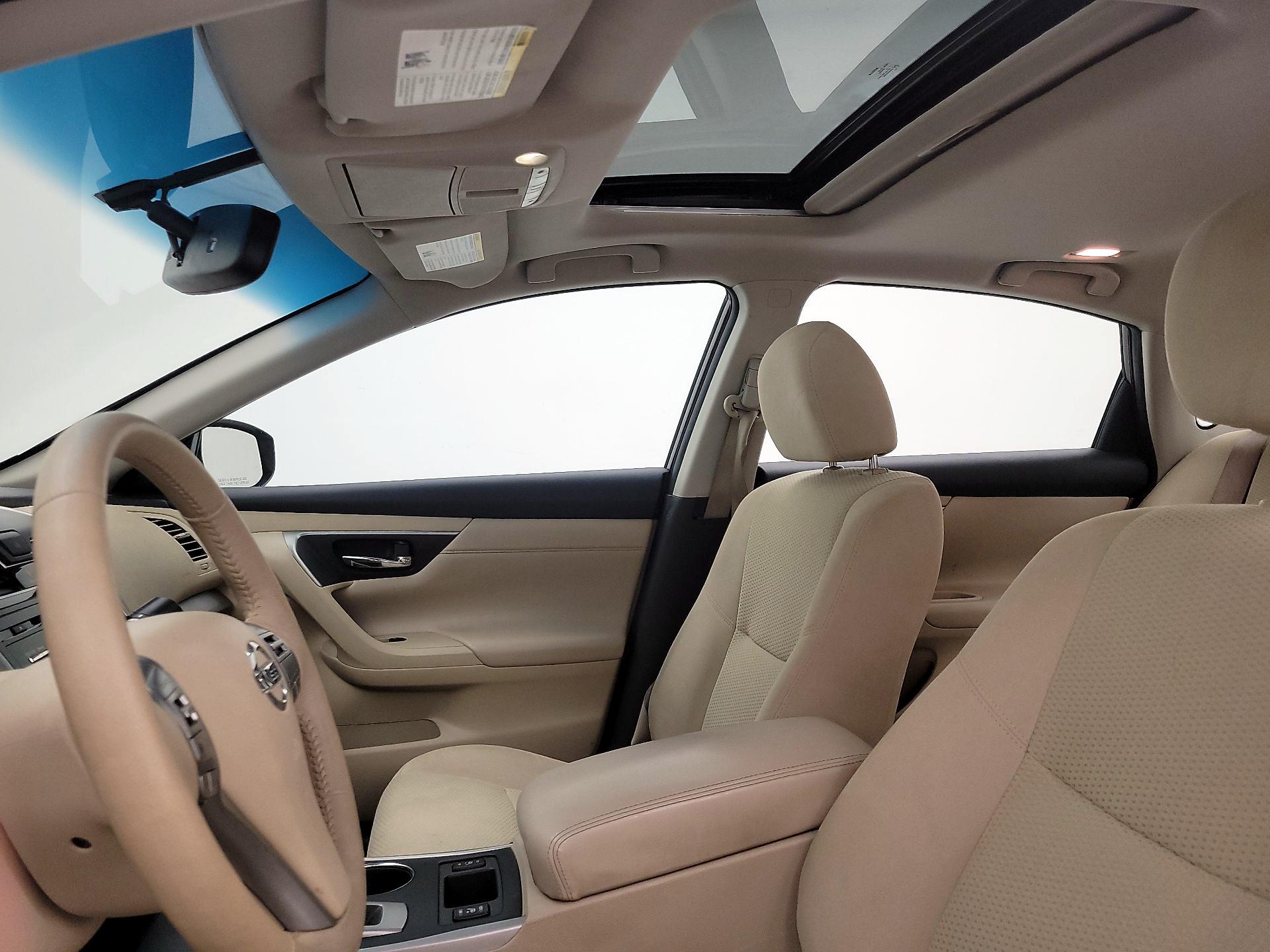 Thumbnail: 2015 Nissan Altima - 19