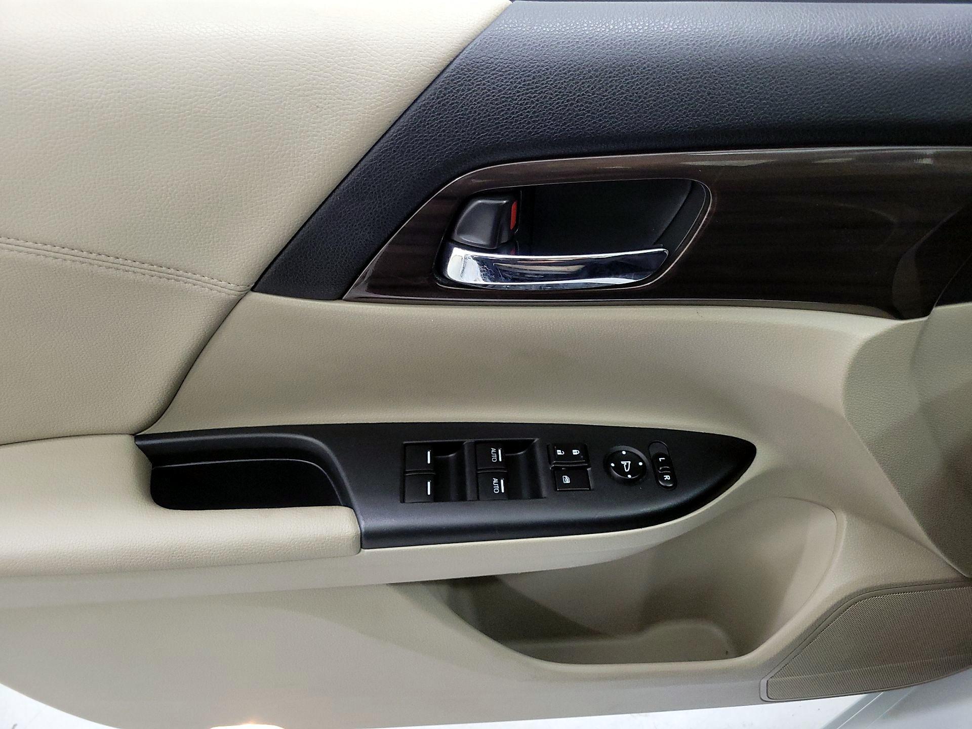 Thumbnail: 2017 Honda Accord - 12