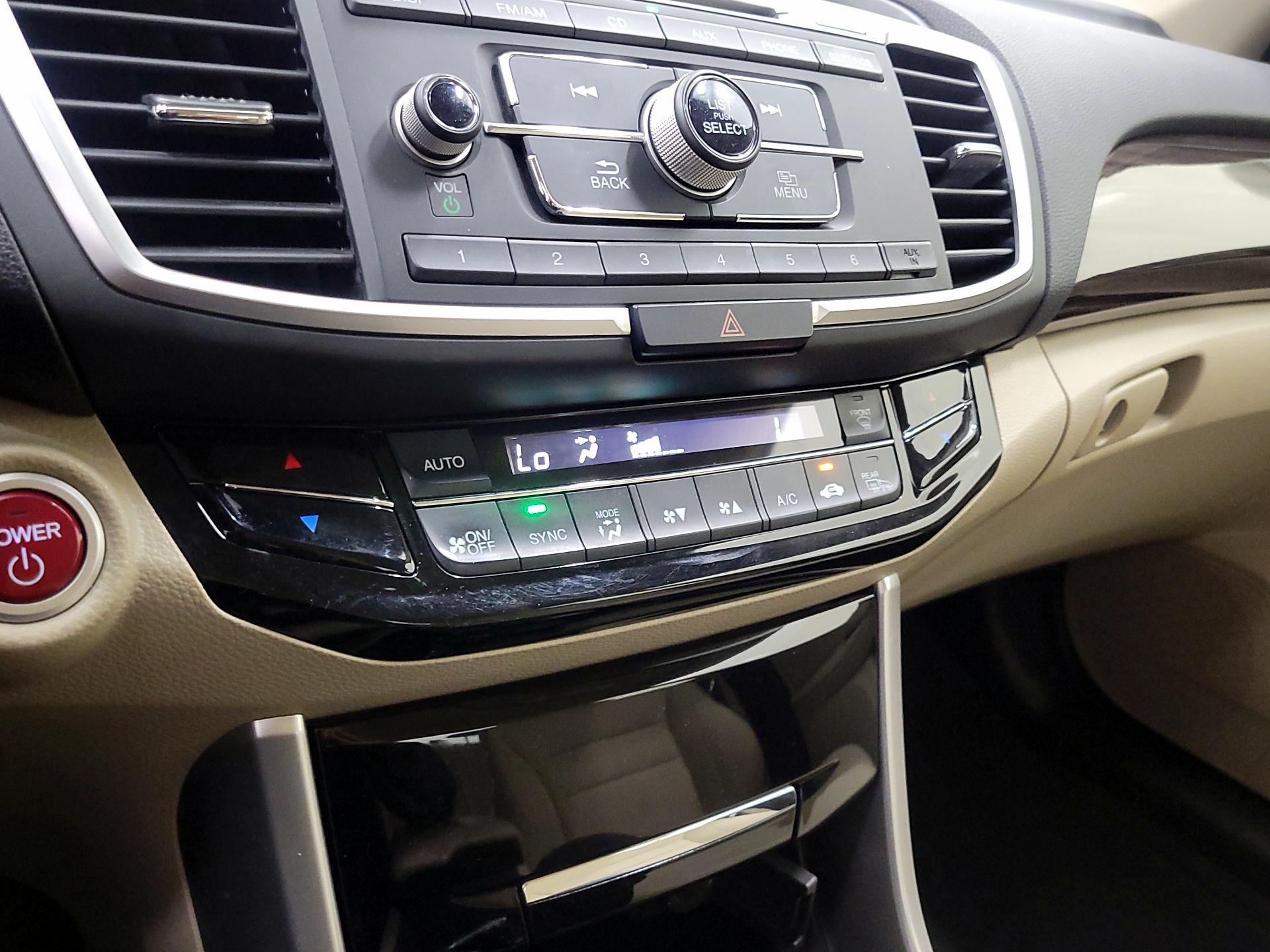 Thumbnail: 2017 Honda Accord - 16