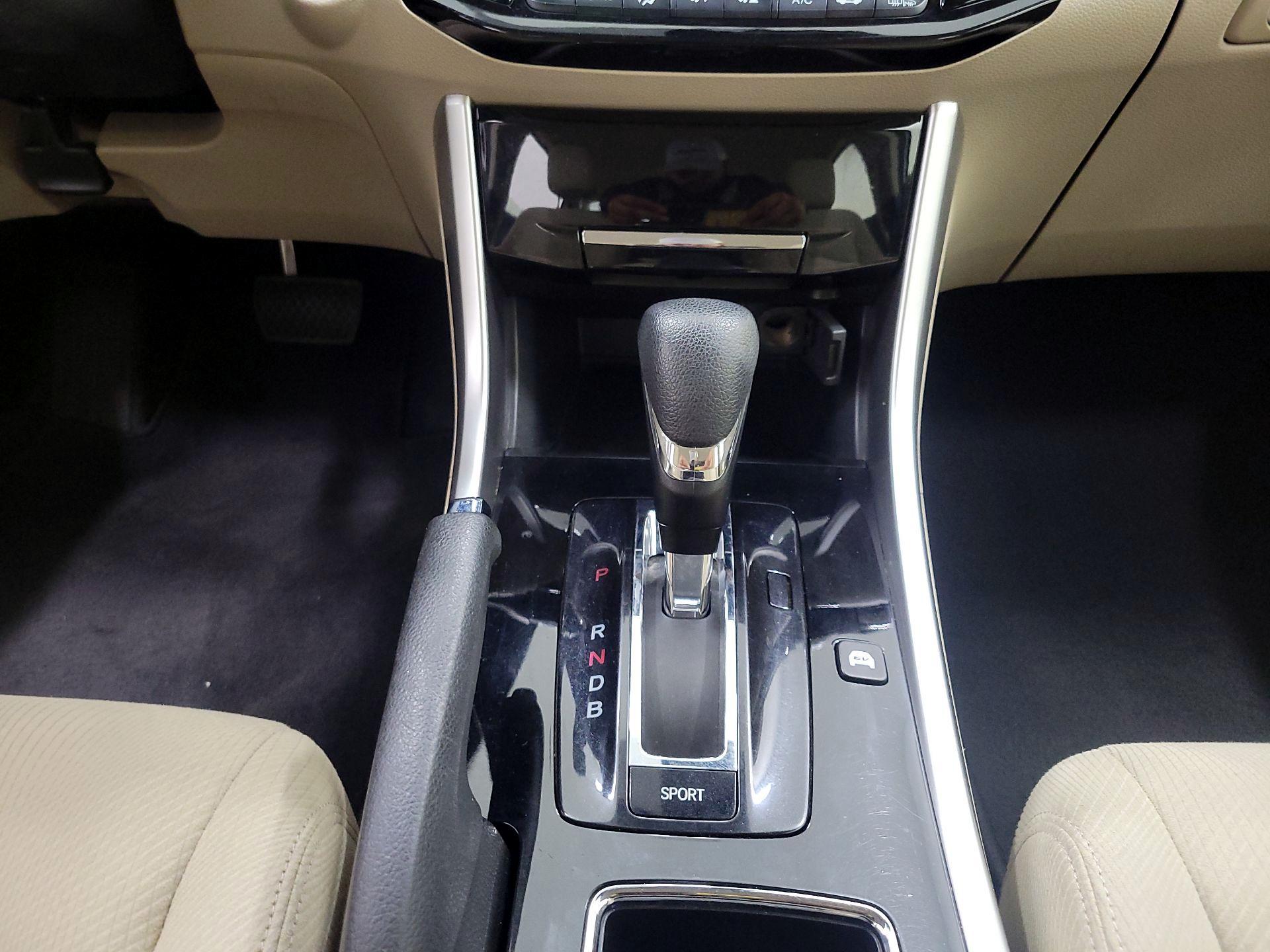 Thumbnail: 2017 Honda Accord - 17