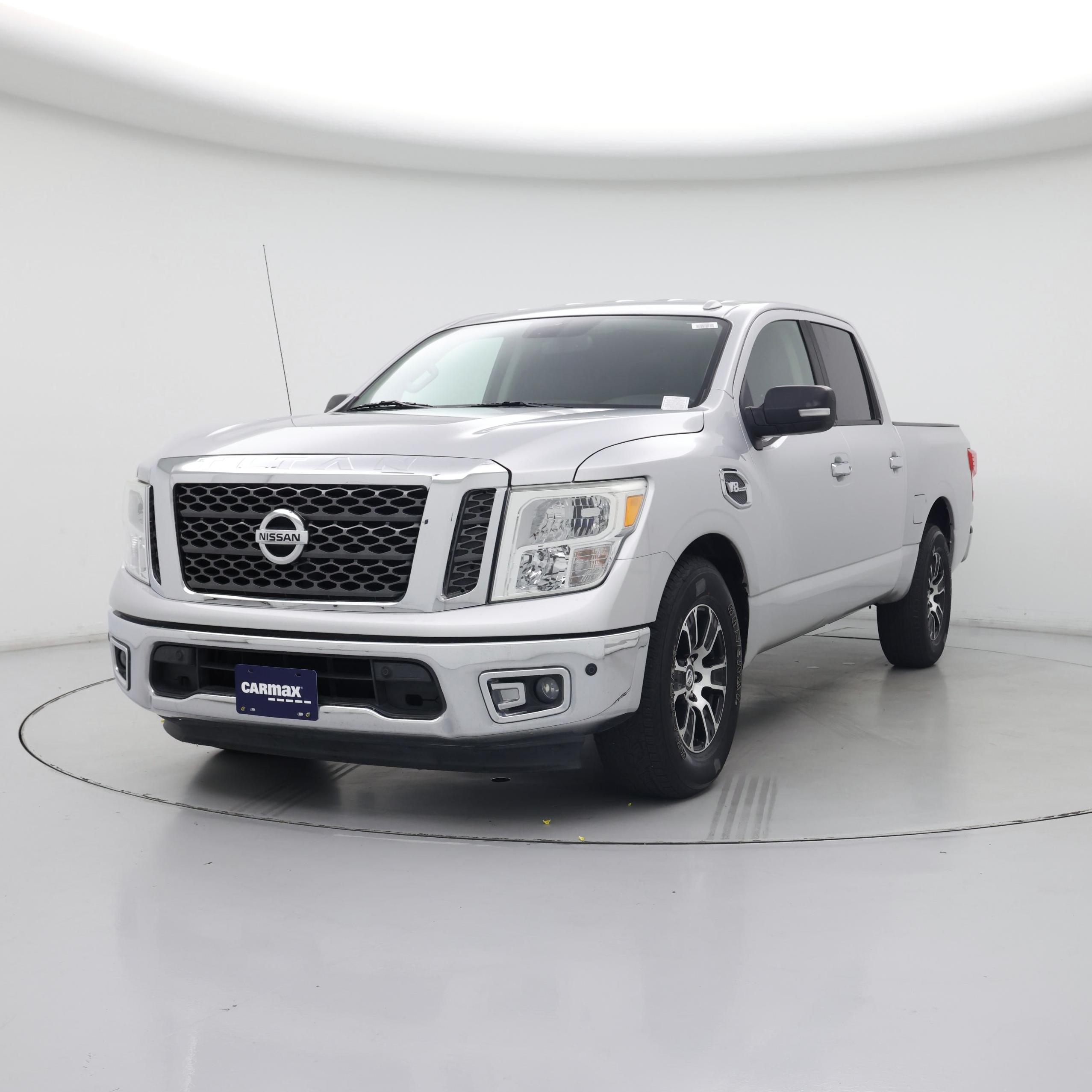 Thumbnail: 2017 Nissan Titan - 4