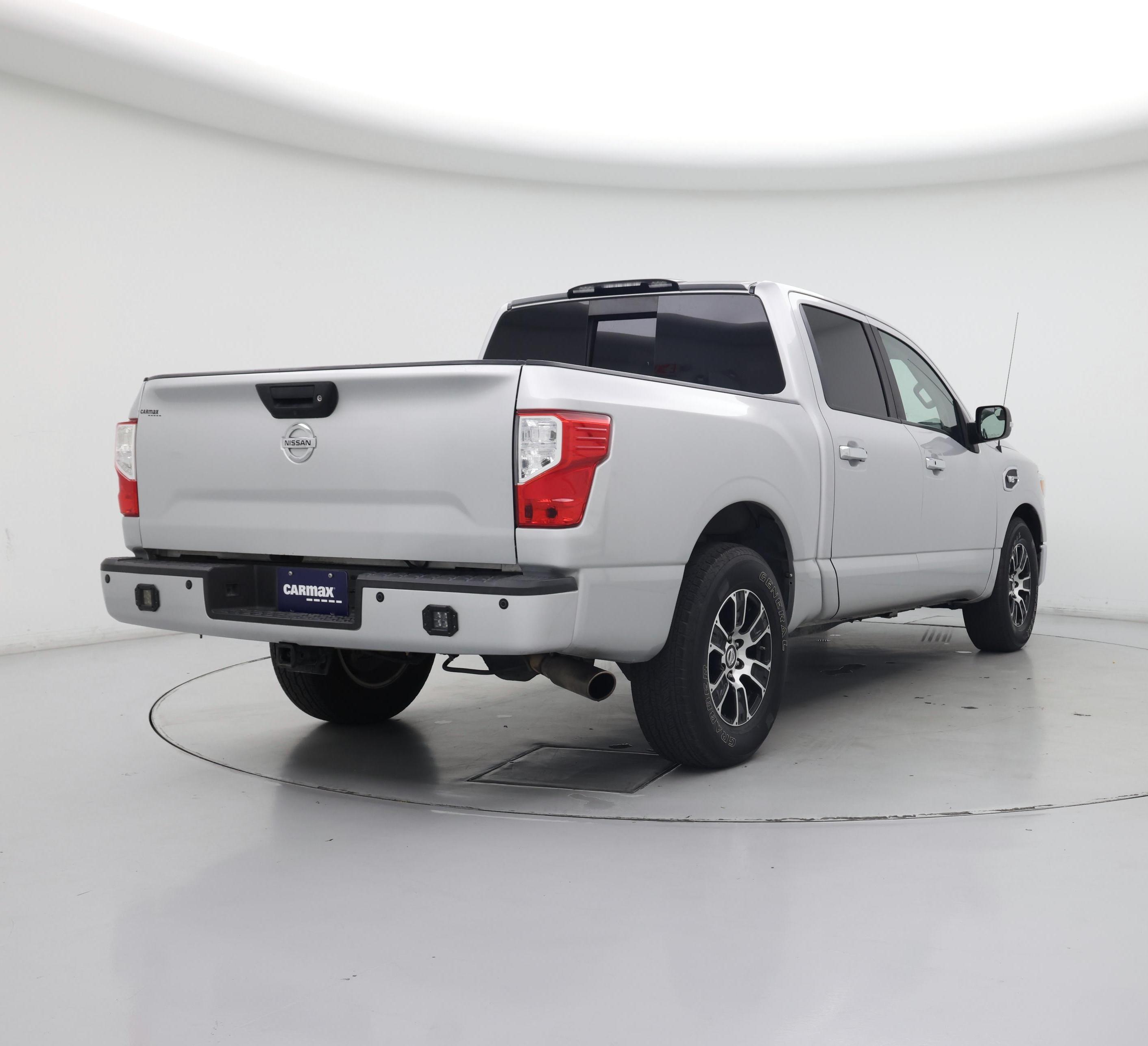 Thumbnail: 2017 Nissan Titan - 8