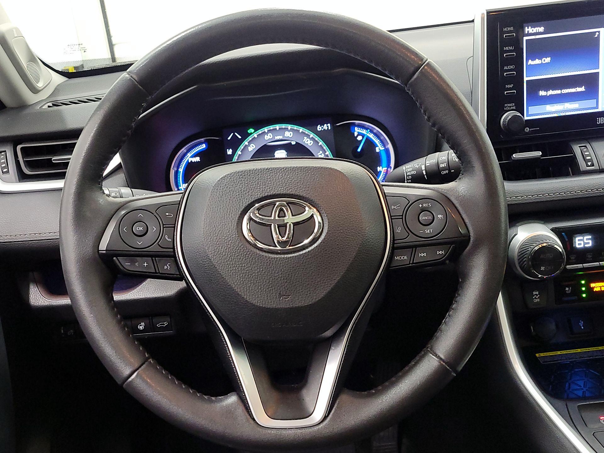 Thumbnail: 2021 Toyota RAV4 - 10