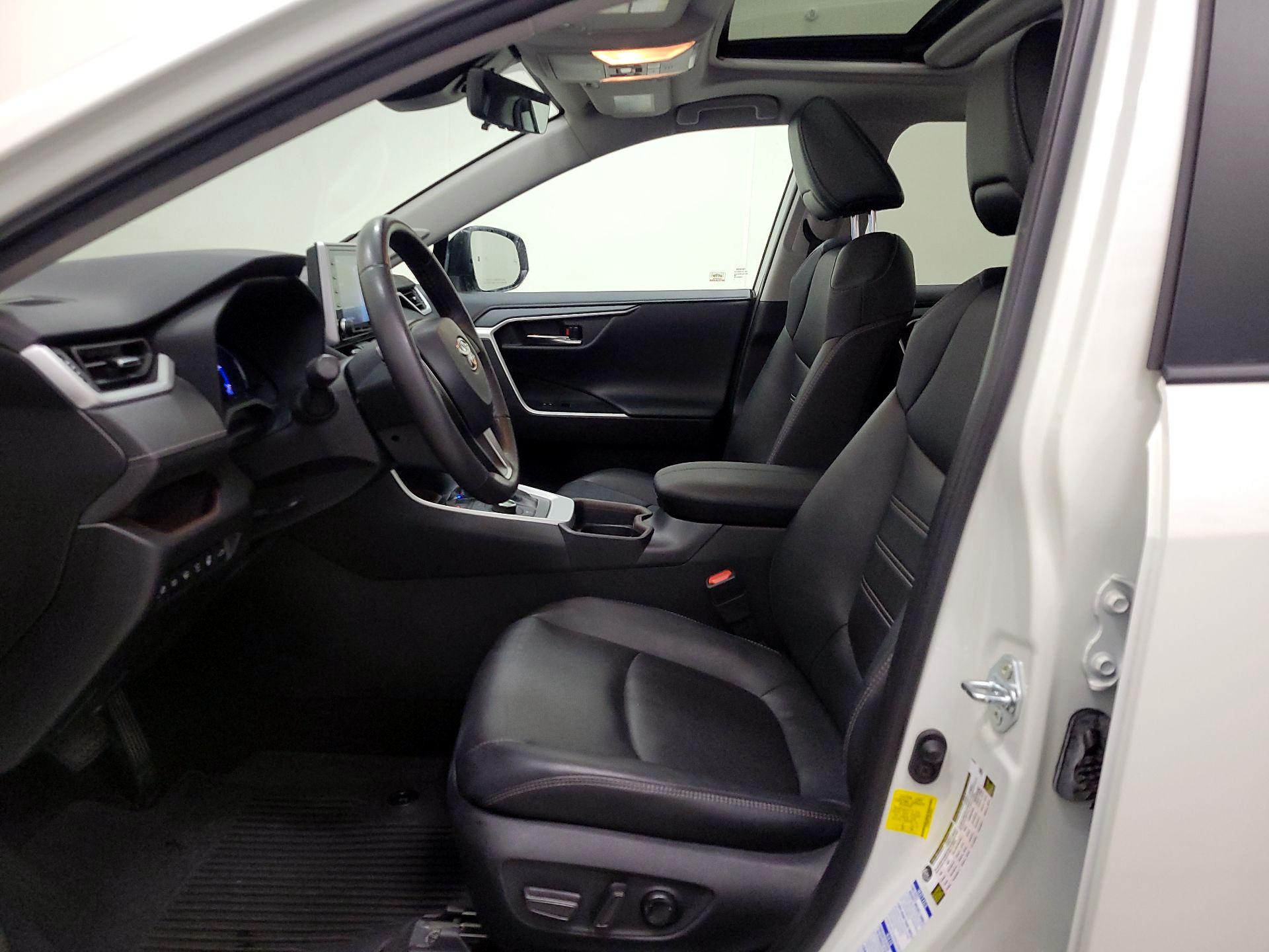 Thumbnail: 2021 Toyota RAV4 - 11