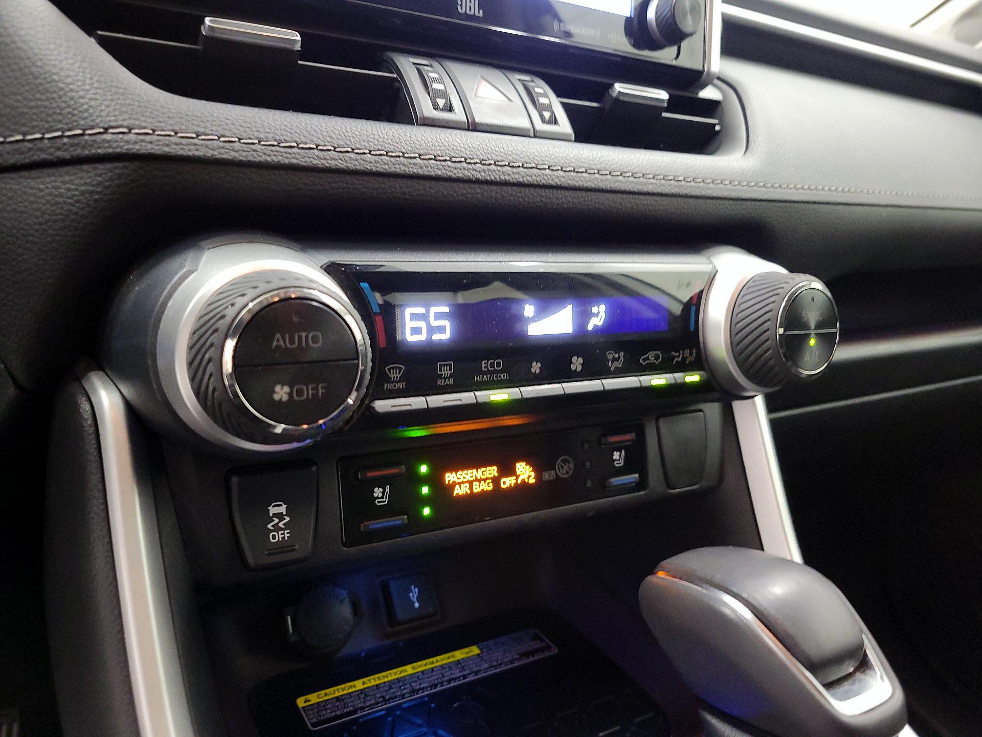 Thumbnail: 2021 Toyota RAV4 - 16