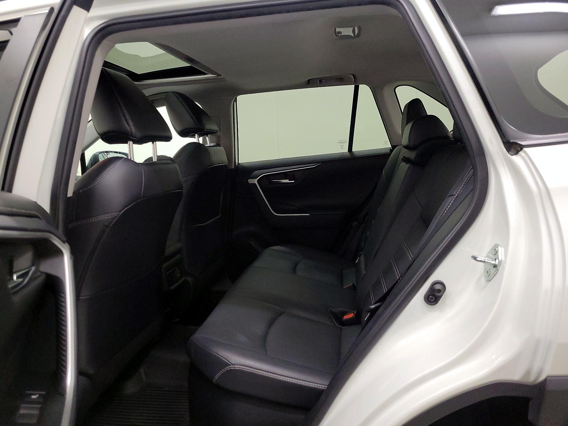 Thumbnail: 2021 Toyota RAV4 - 20