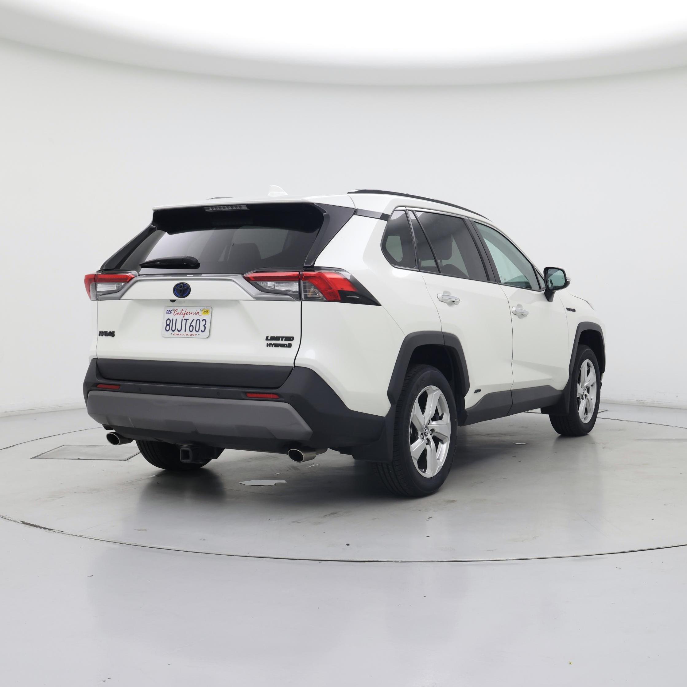 Thumbnail: 2021 Toyota RAV4 - 8