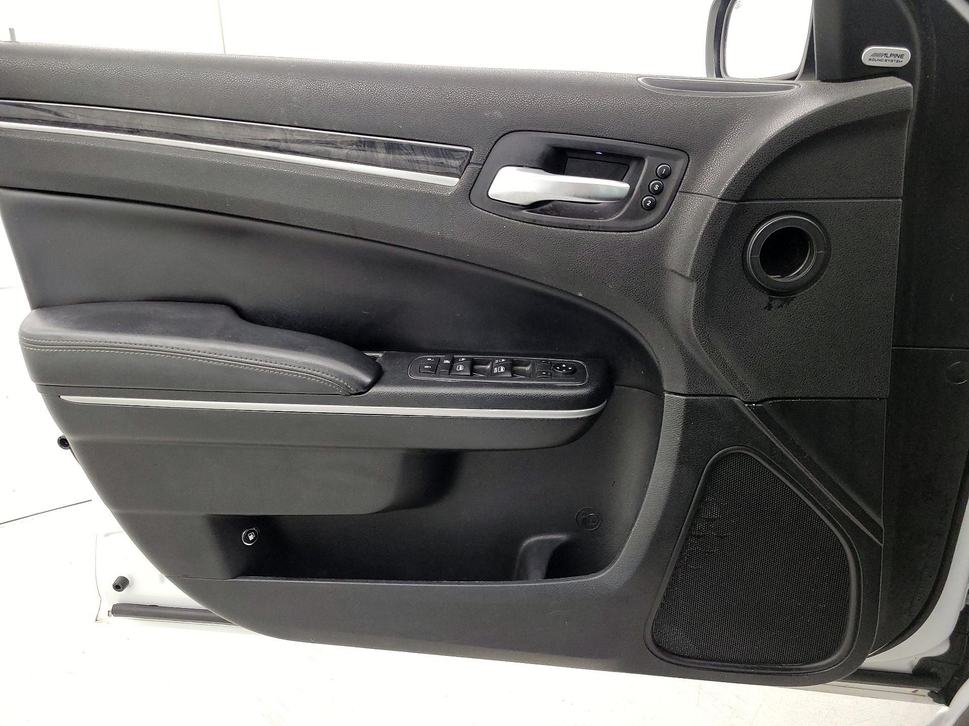 Thumbnail: 2020 Chrysler 300 - 12