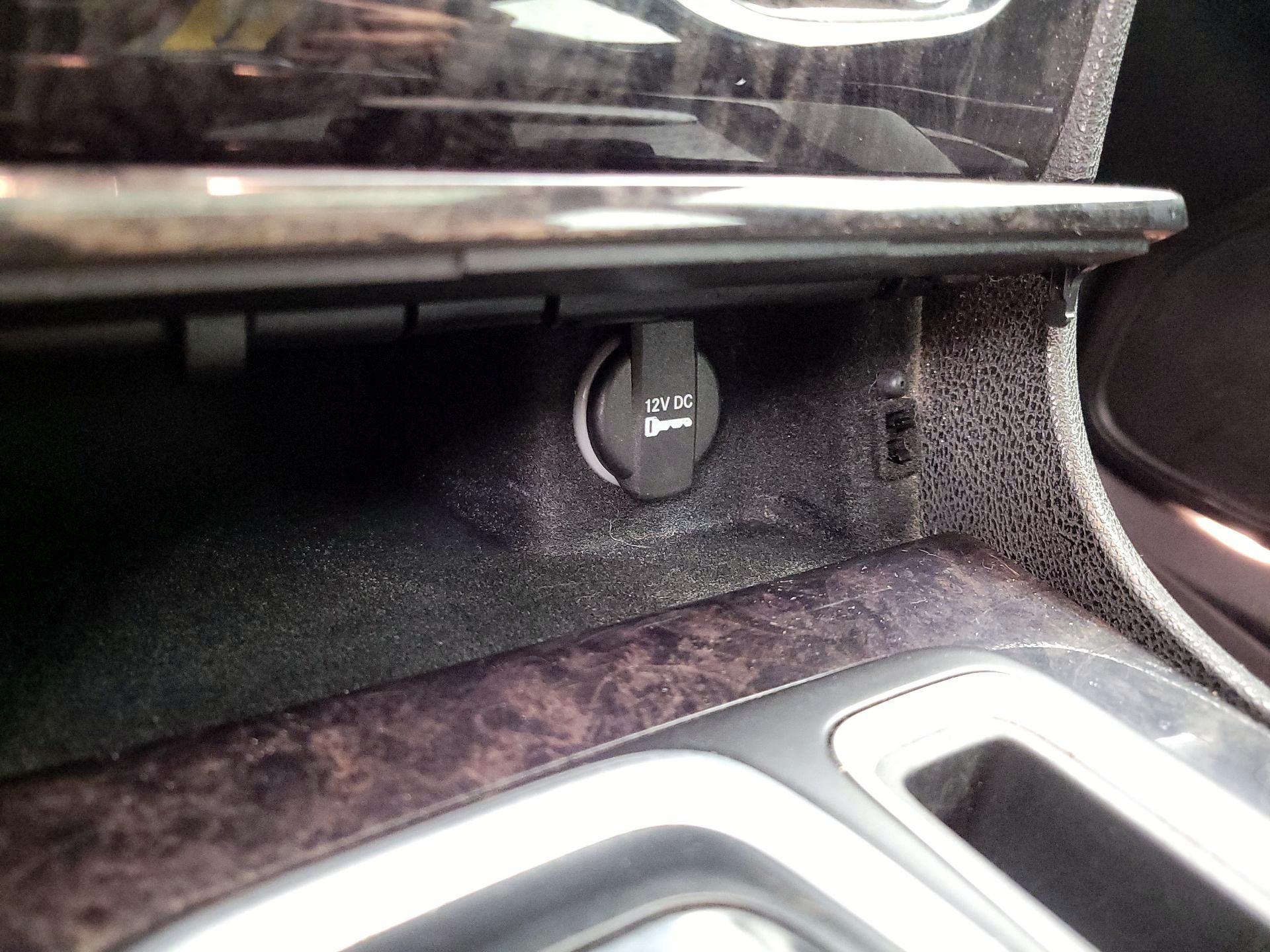 Thumbnail: 2020 Chrysler 300 - 19