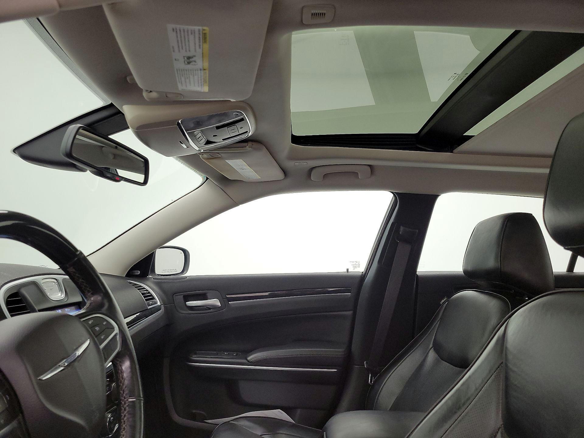 Thumbnail: 2020 Chrysler 300 - 20