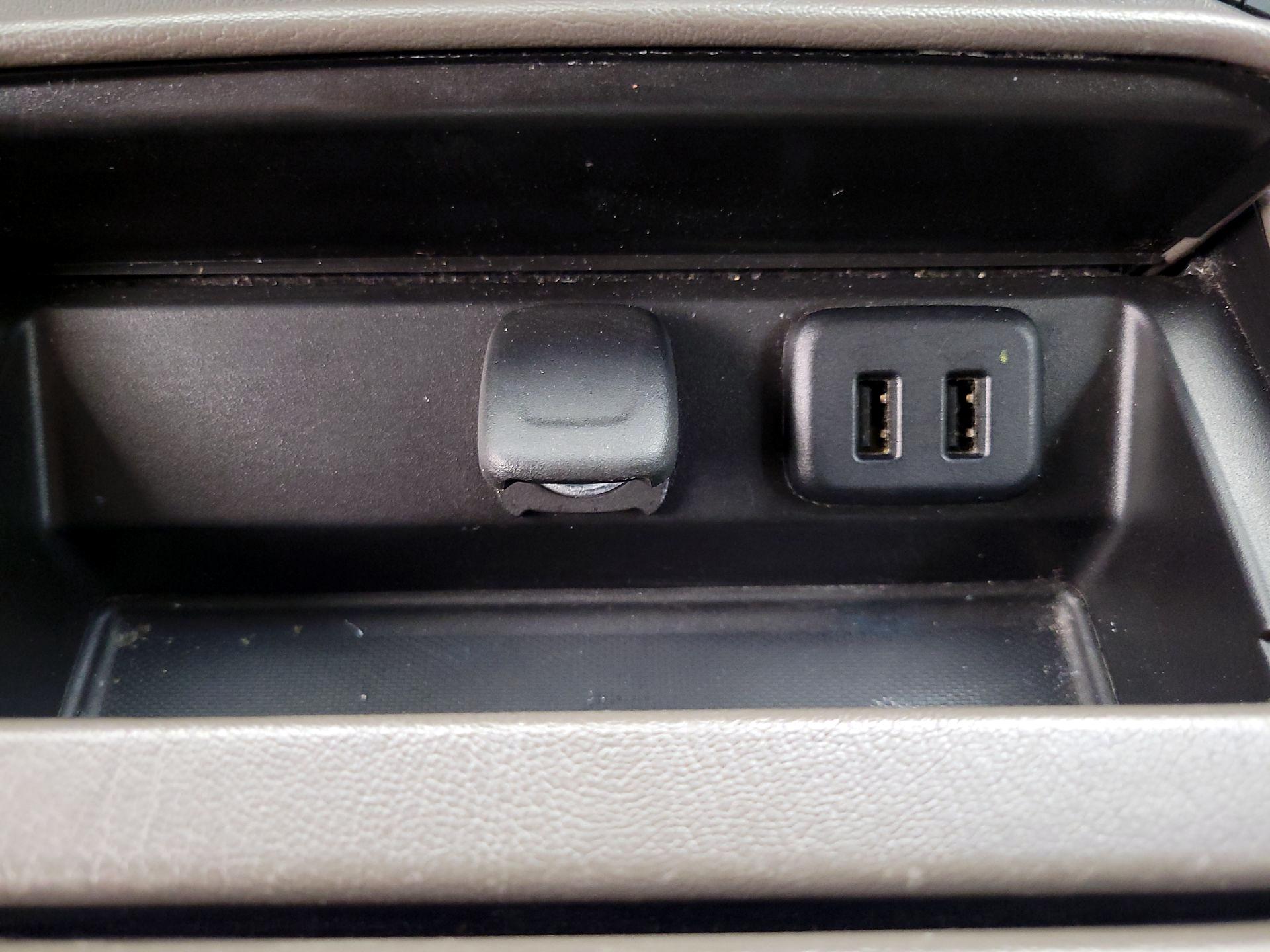 Thumbnail: 2017 GMC Yukon XL - 18