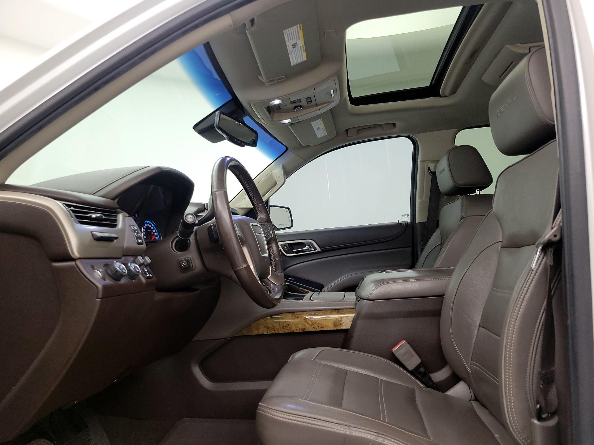 Thumbnail: 2017 GMC Yukon XL - 19