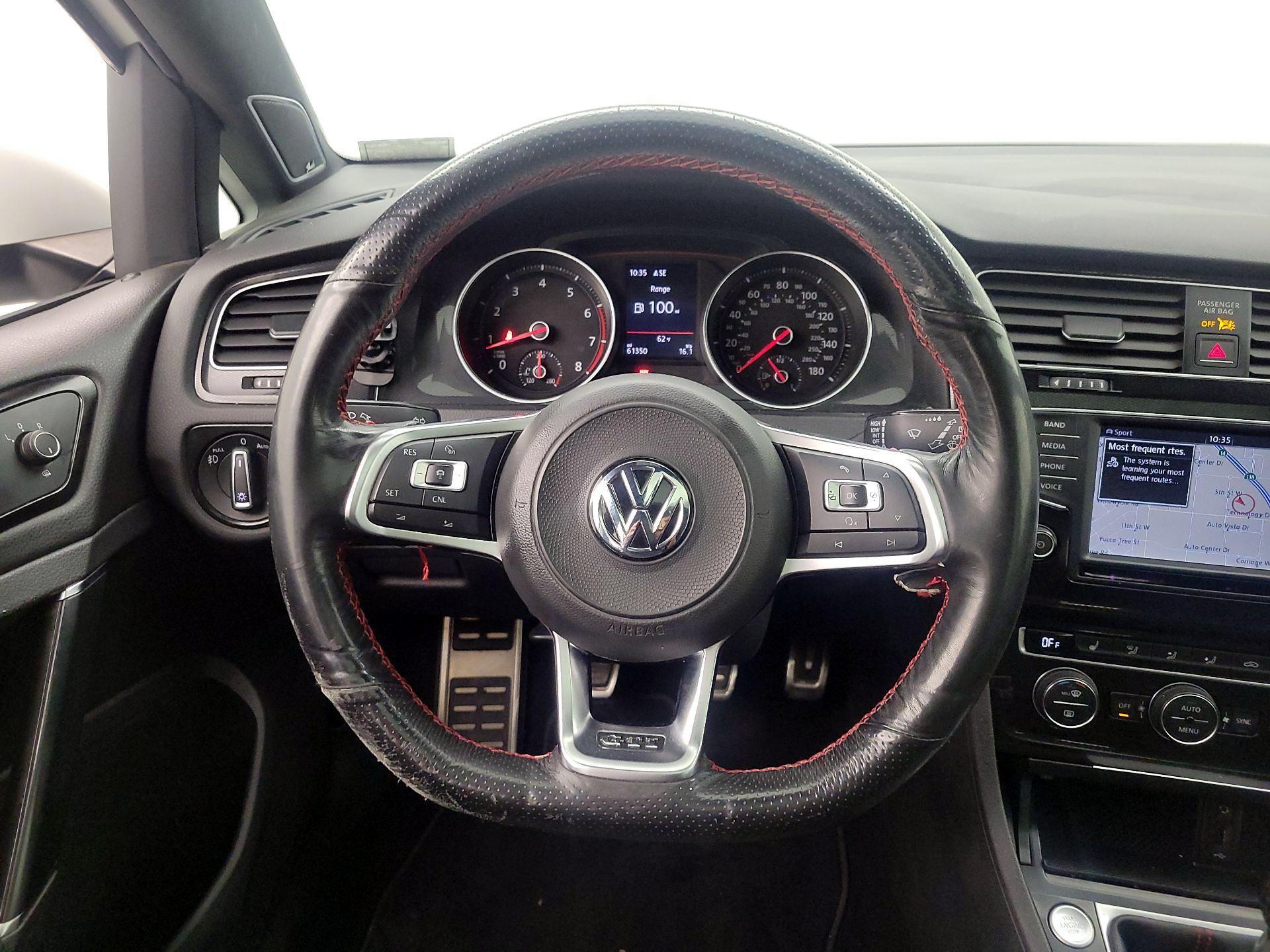 Thumbnail: 2017 Volkswagen Golf - 10