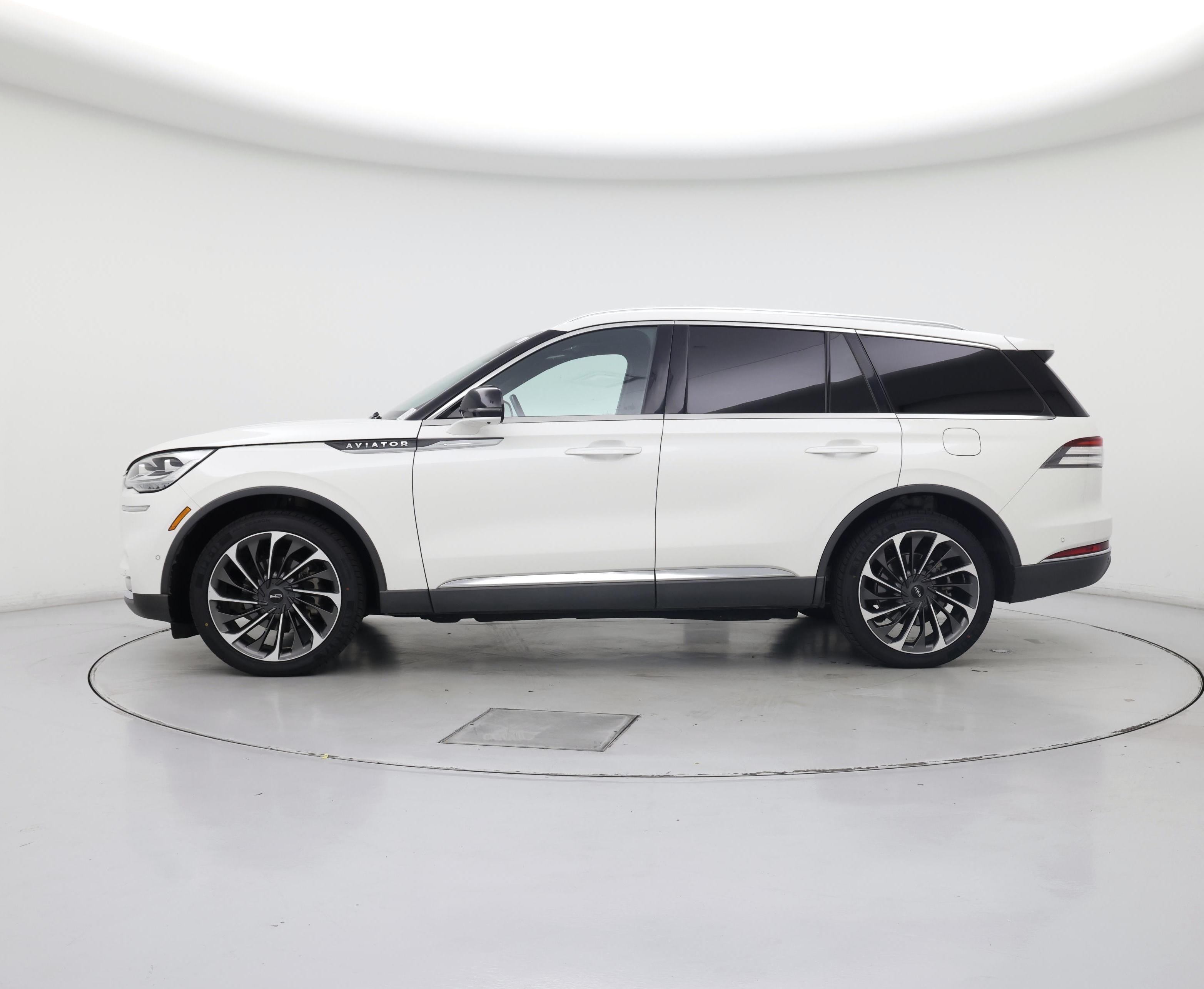 Thumbnail: 2020 Lincoln Aviator - 3