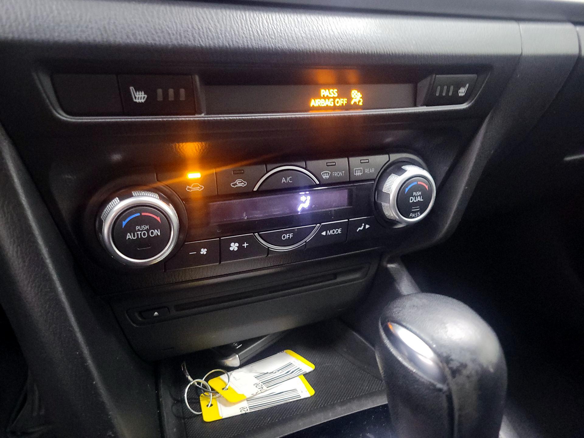 Thumbnail: 2015 Mazda Mazda3 - 17