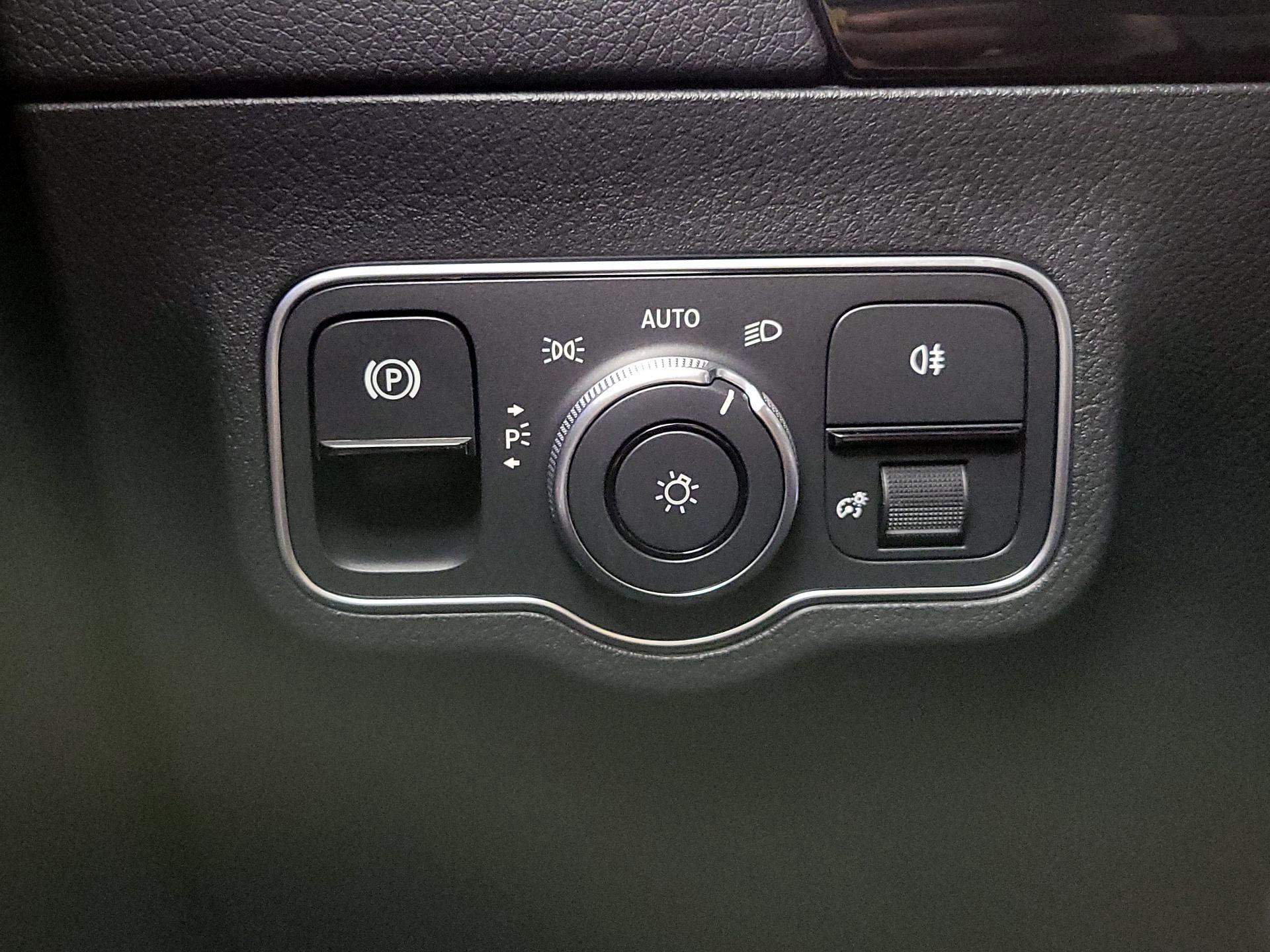 Thumbnail: 2023 Mercedes-Benz GLA - 13