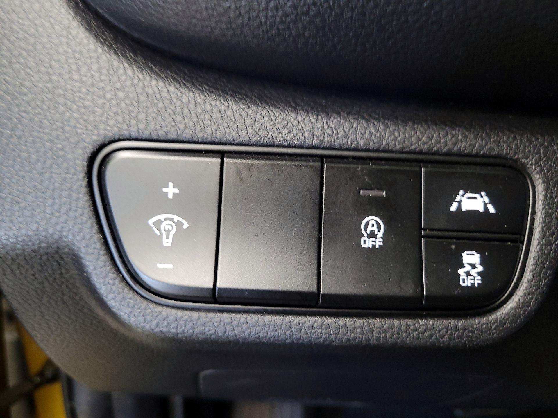 Thumbnail: 2022 Kia Seltos - 13