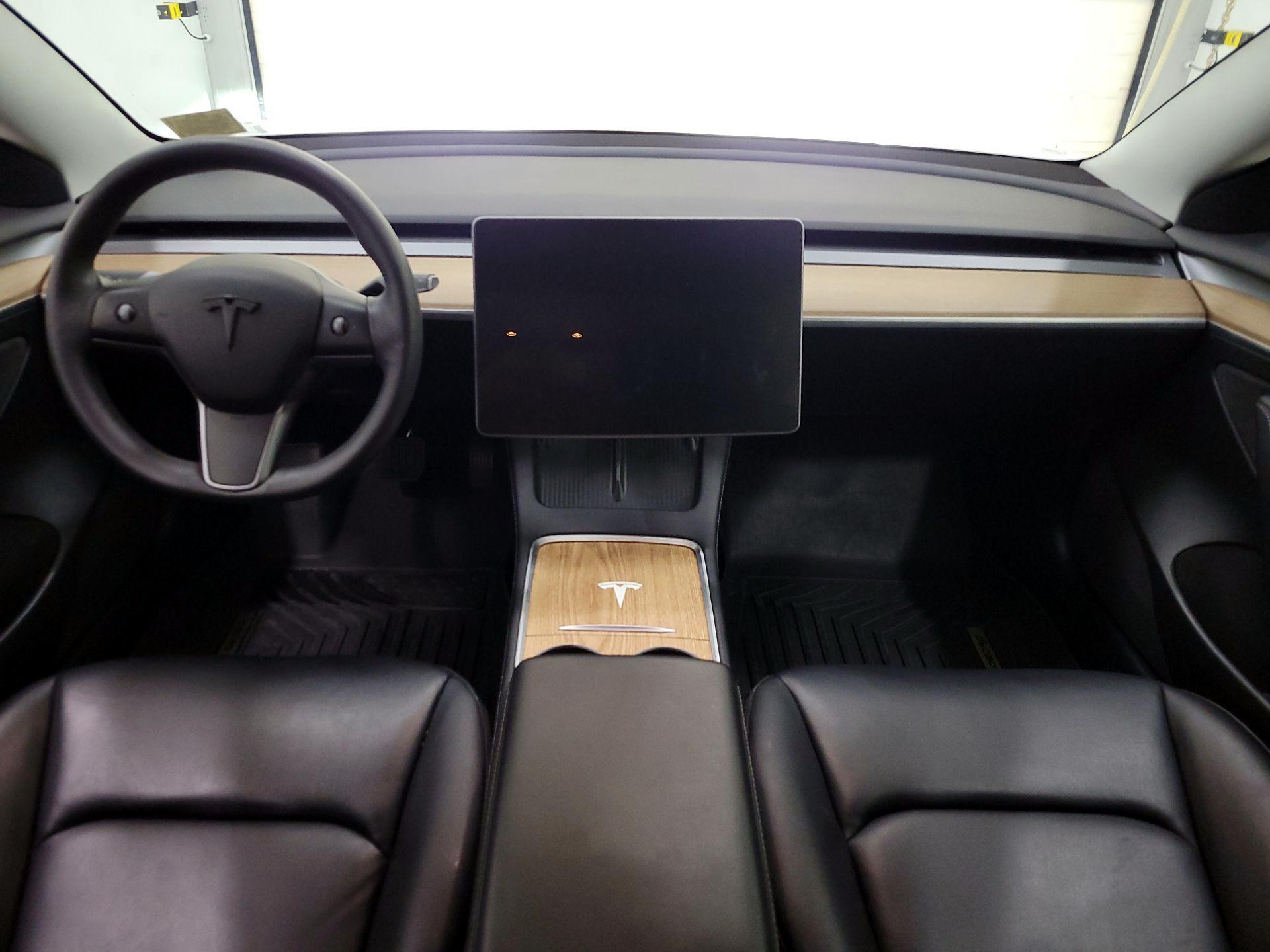 Thumbnail: 2021 Tesla Model 3 - 9