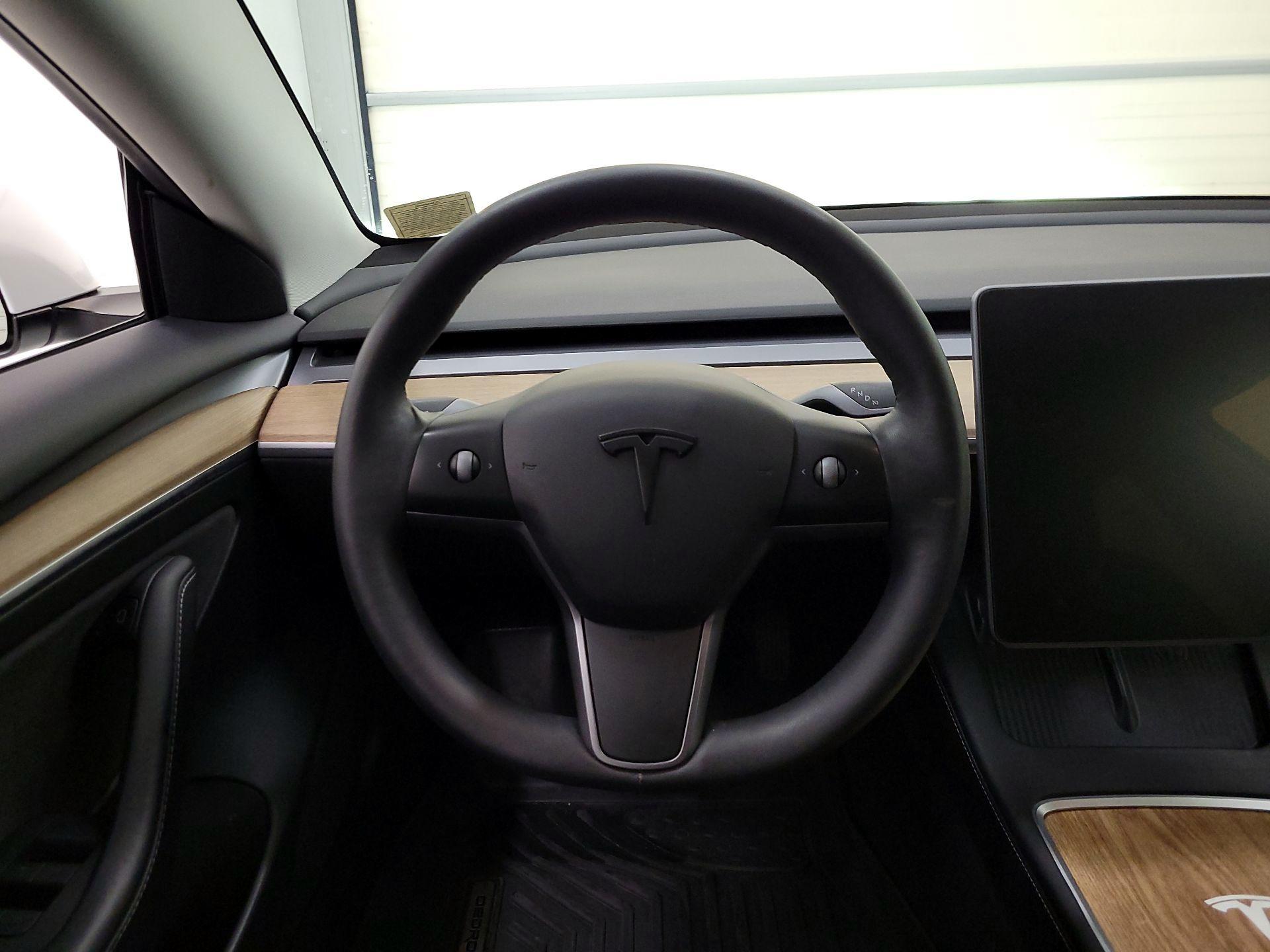 Thumbnail: 2021 Tesla Model 3 - 10
