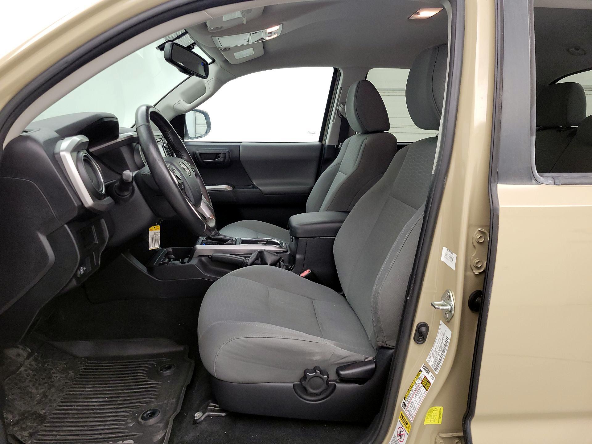 Thumbnail: 2017 Toyota Tacoma - 11