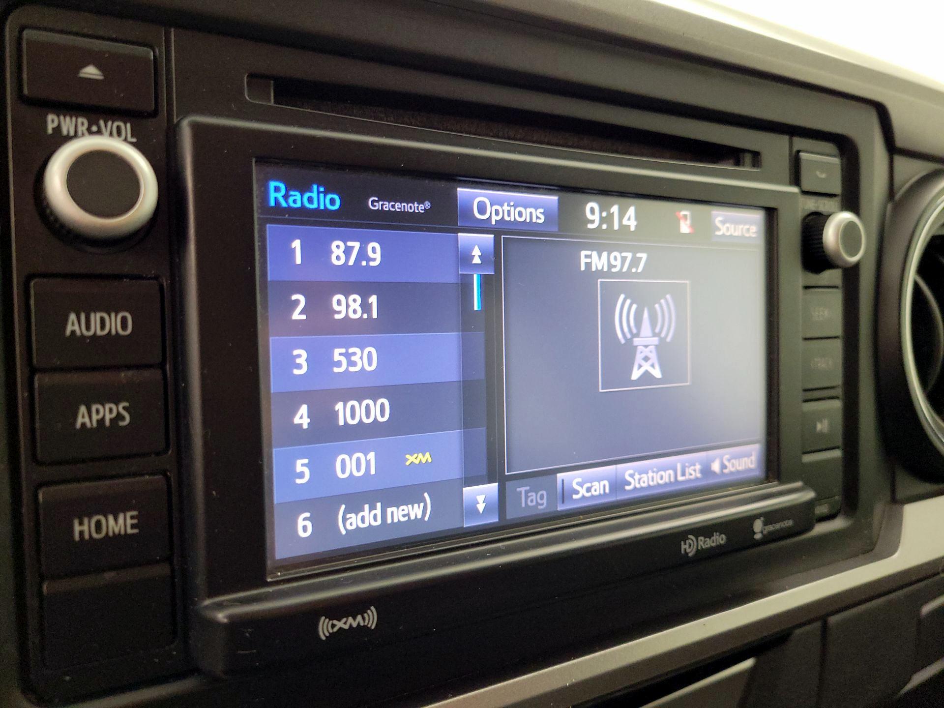 Thumbnail: 2017 Toyota Tacoma - 15